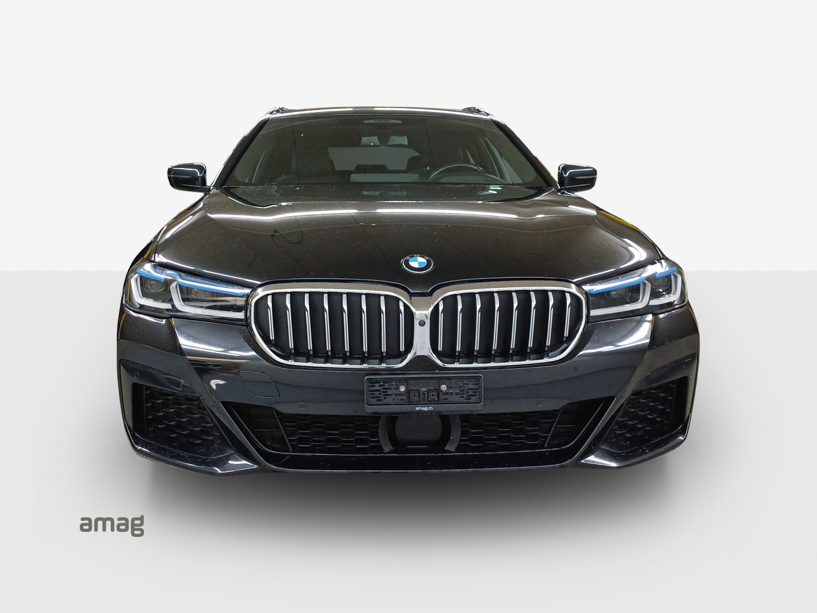 BMW 530e xDrive Touring Pure M Sport Steptronic-image-6