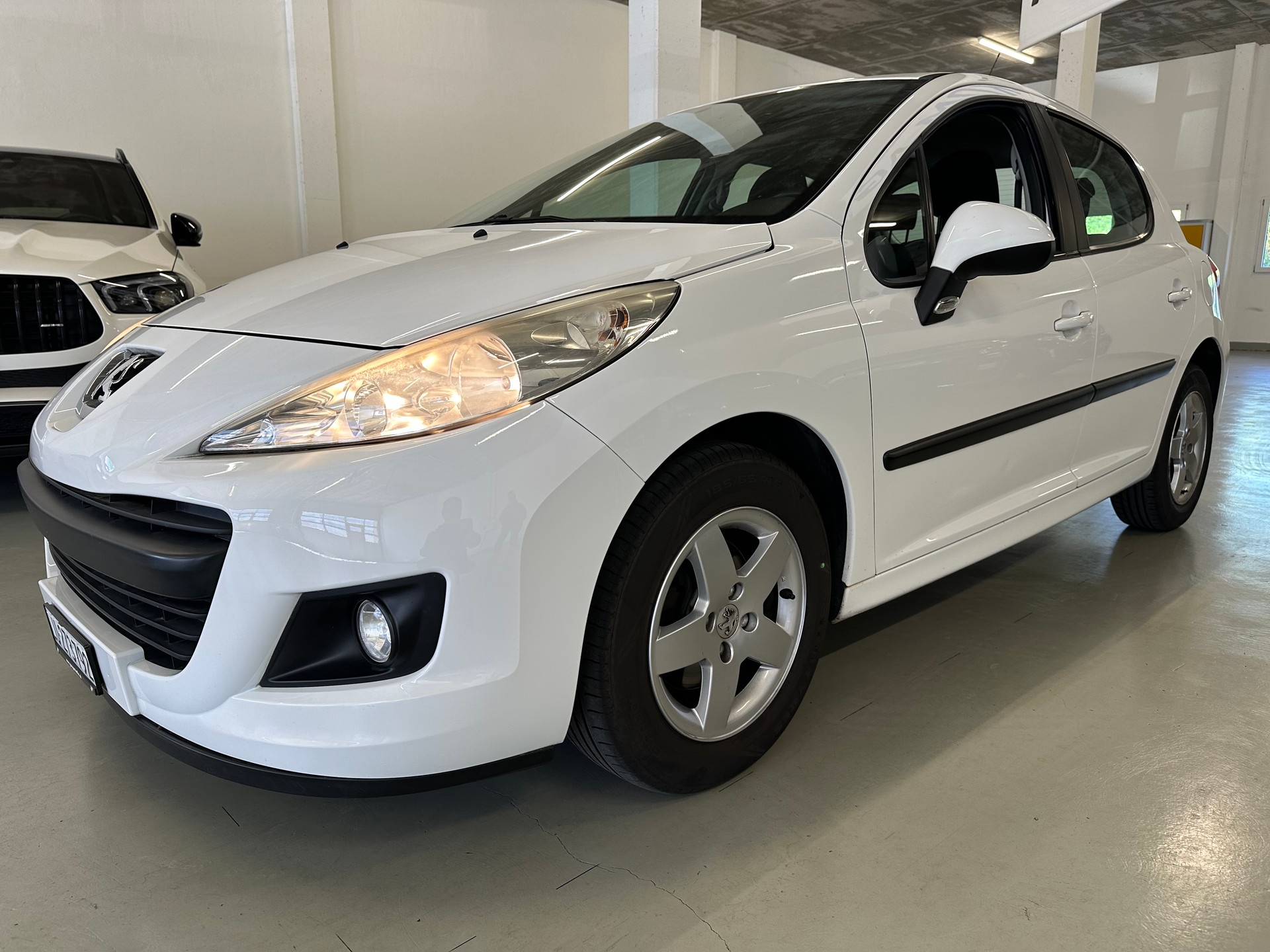 PEUGEOT 207 1.4 16V Trendy-image-3