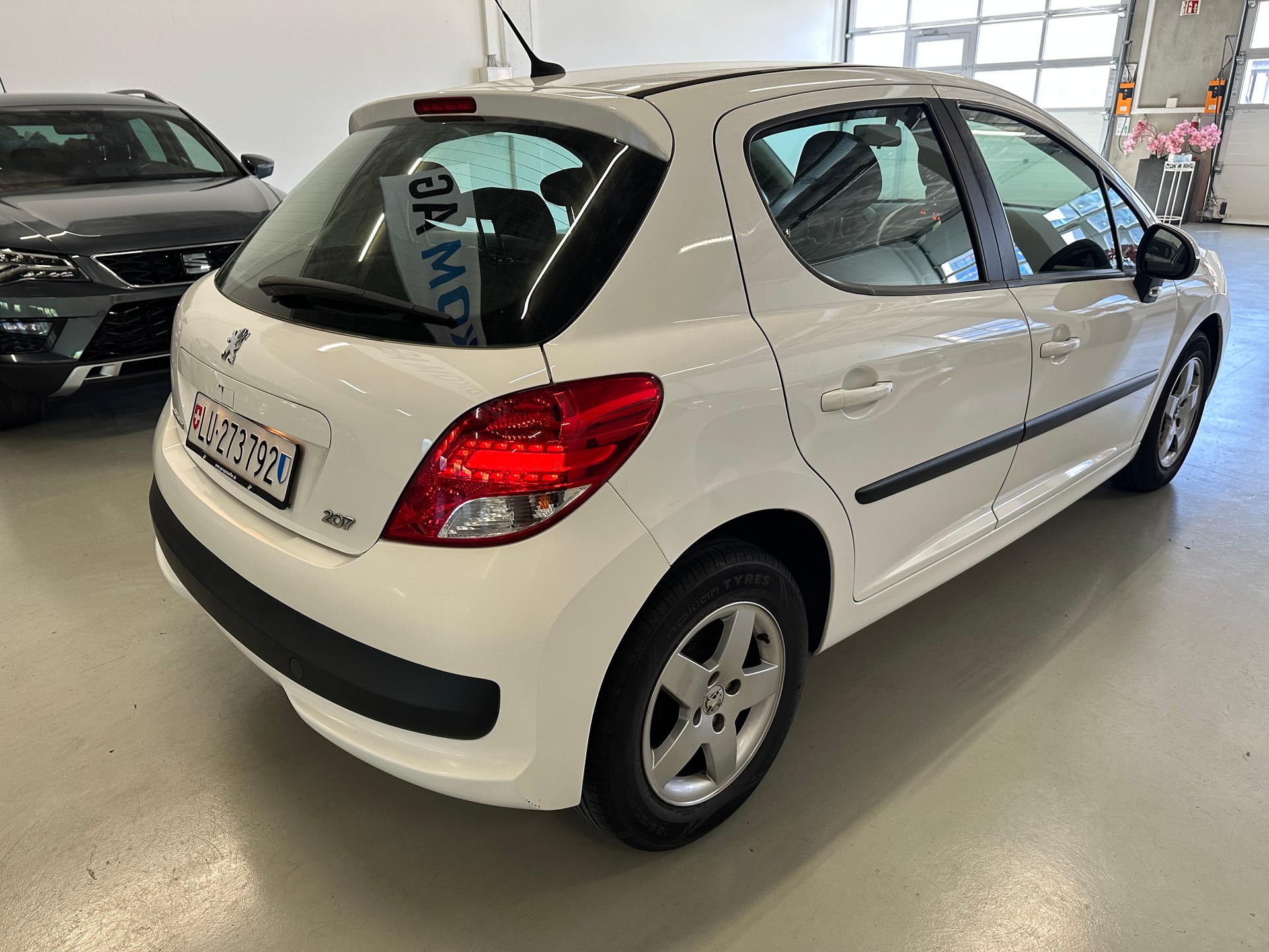PEUGEOT 207 1.4 16V Trendy-image-5