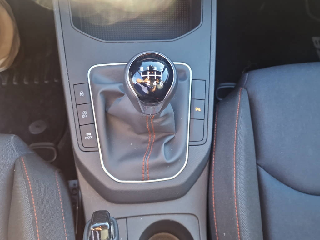 SEAT Ibiza 1.0 TSI 110 FR-image-10