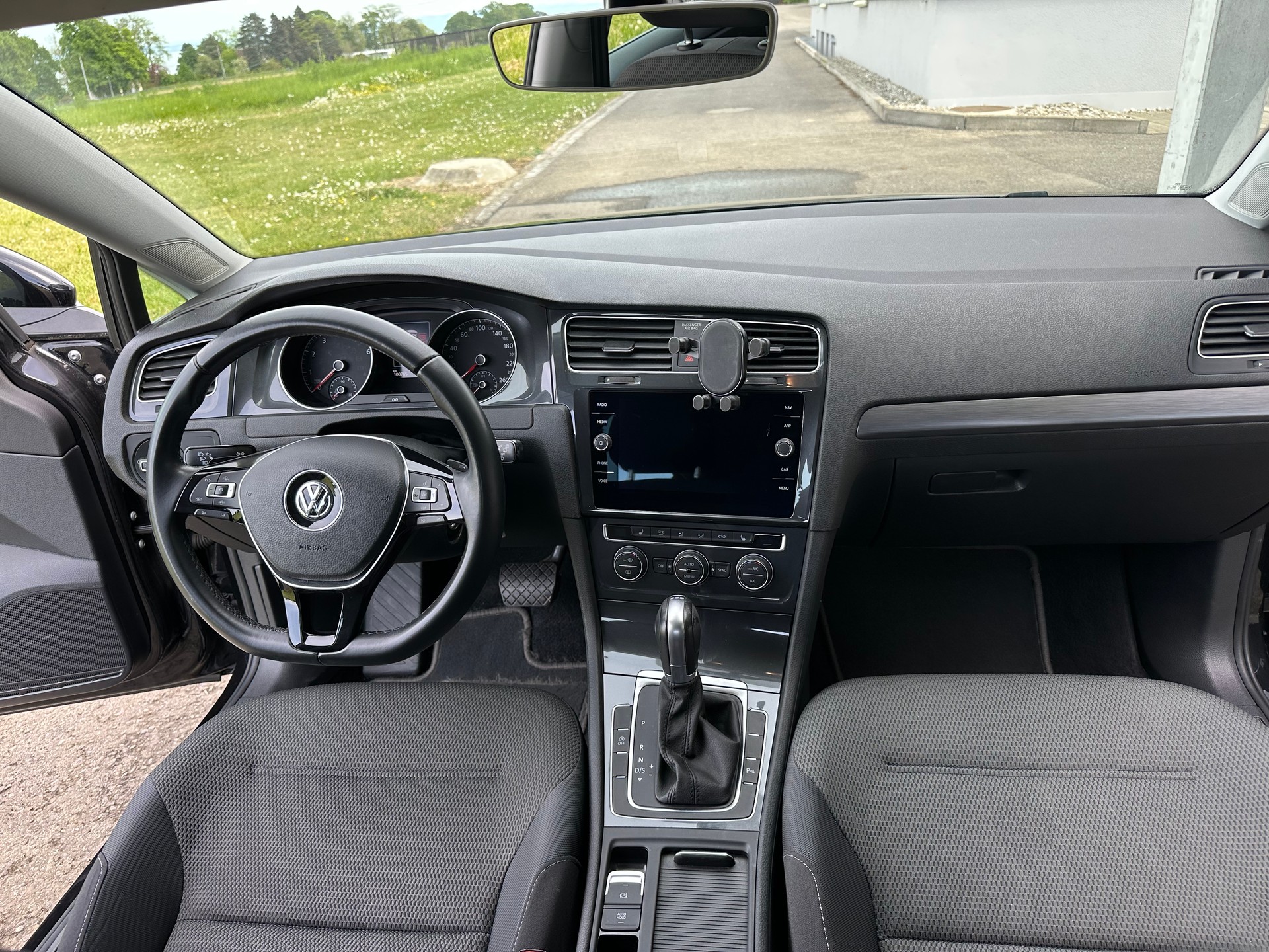 VW VW GOLF 1.5 TSI BlueM Comfortline DSG-image-4