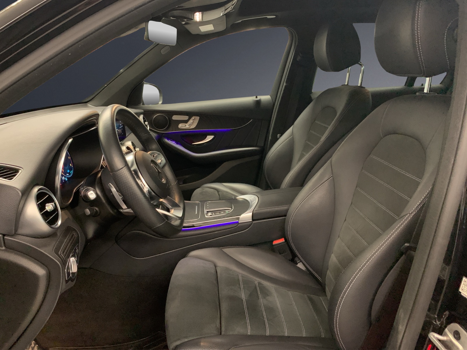MERCEDES-BENZ GLC 200 AMG Line 4Matic-image-5