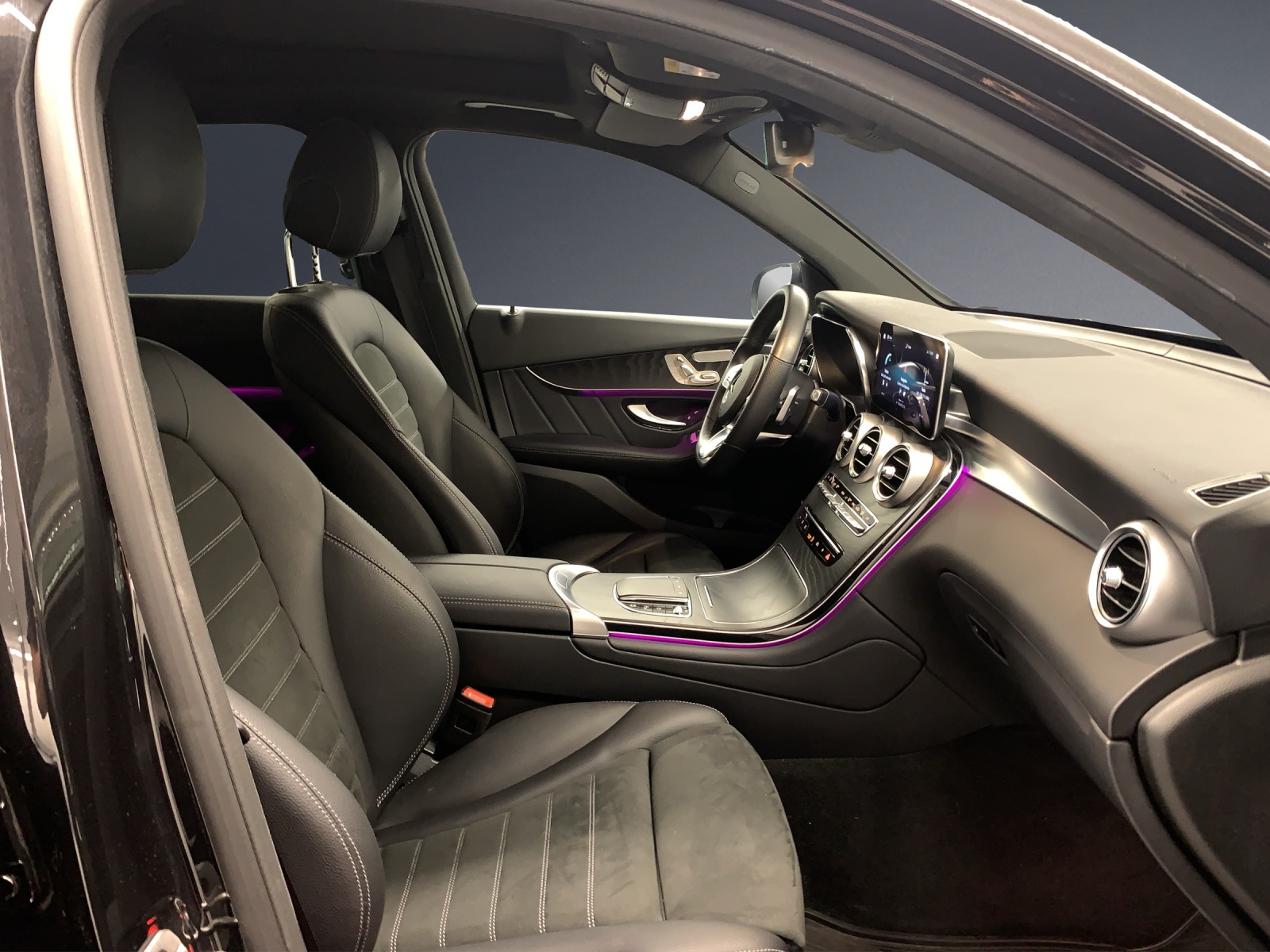 MERCEDES-BENZ GLC 200 AMG Line 4Matic-image-6