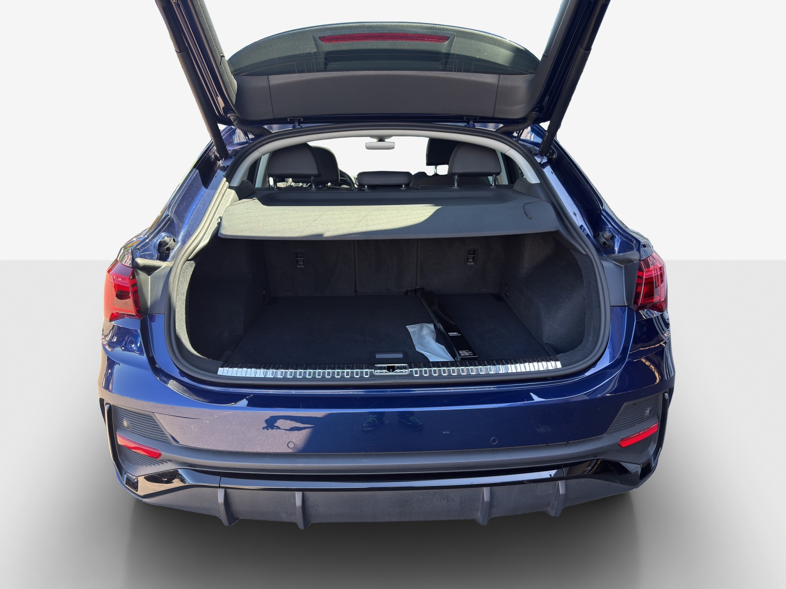 AUDI Q3 Sportback 40 TFSI S line quattro S-tronic-image-12