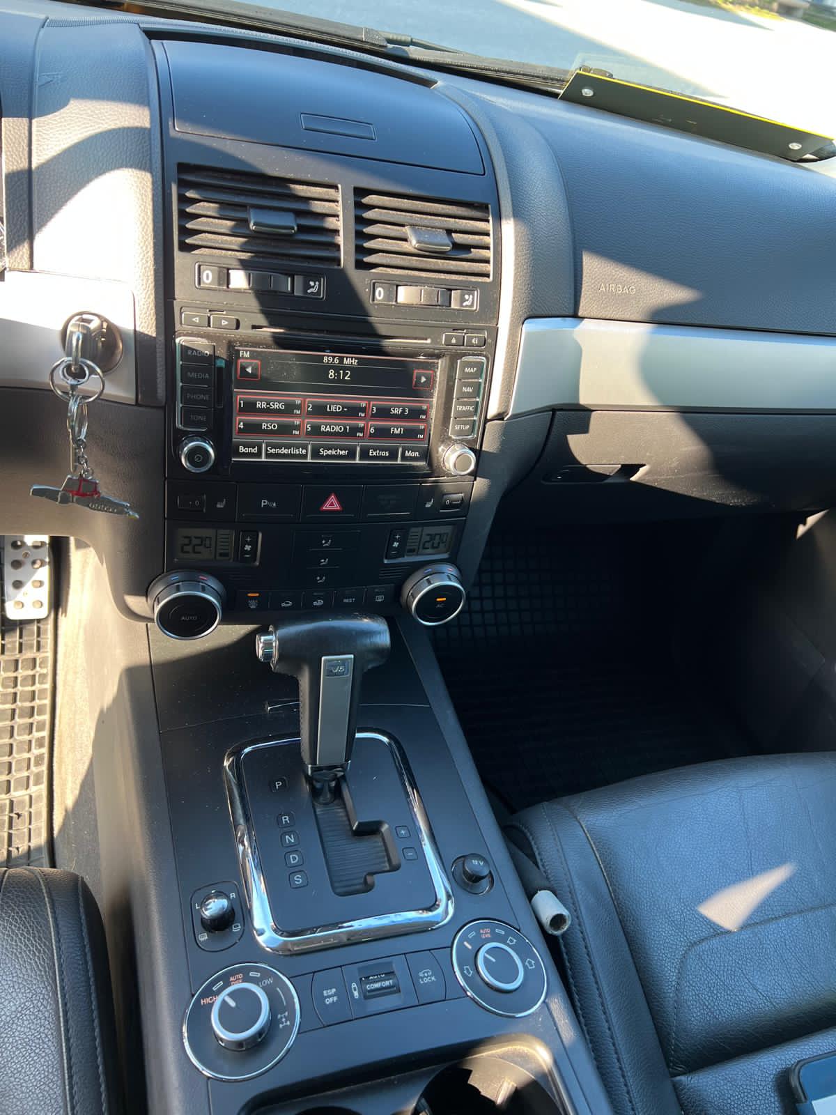 VW Touareg 3.0 TDI Tiptronic-image-4