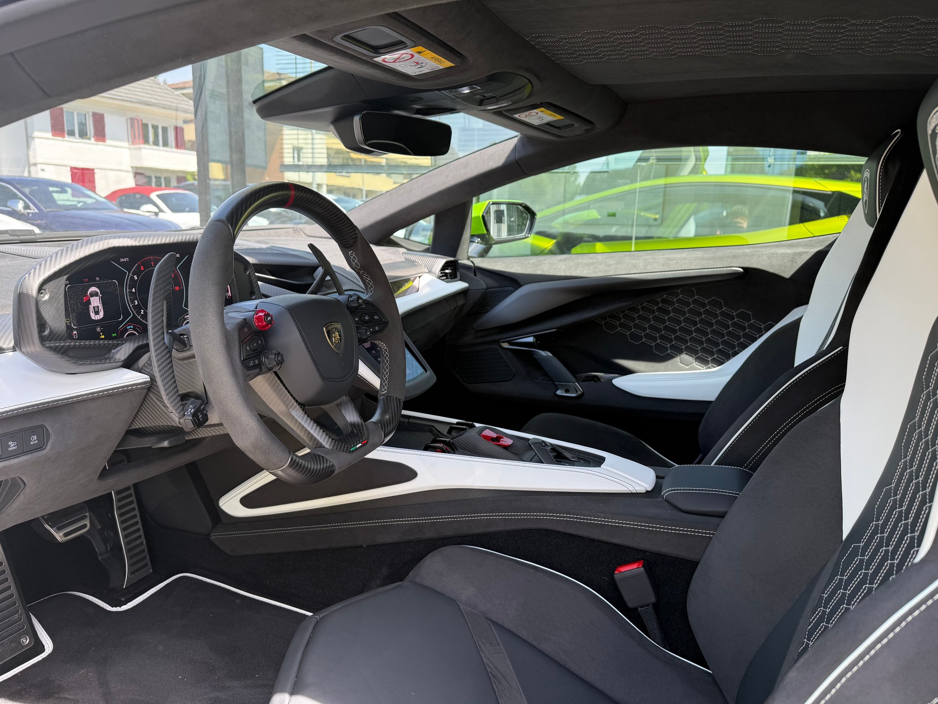LAMBORGHINI Revuelto Verde Citrea-image-11