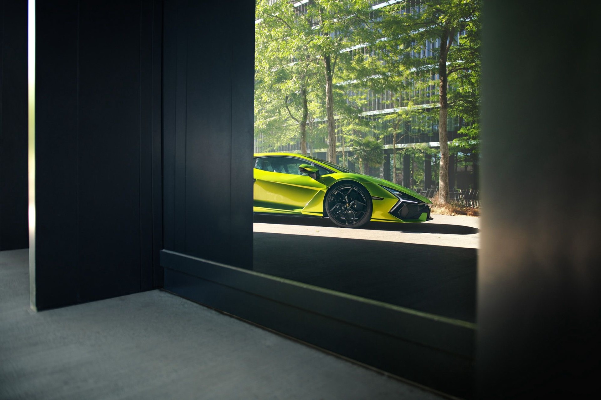 LAMBORGHINI Revuelto Verde Citrea-image-4