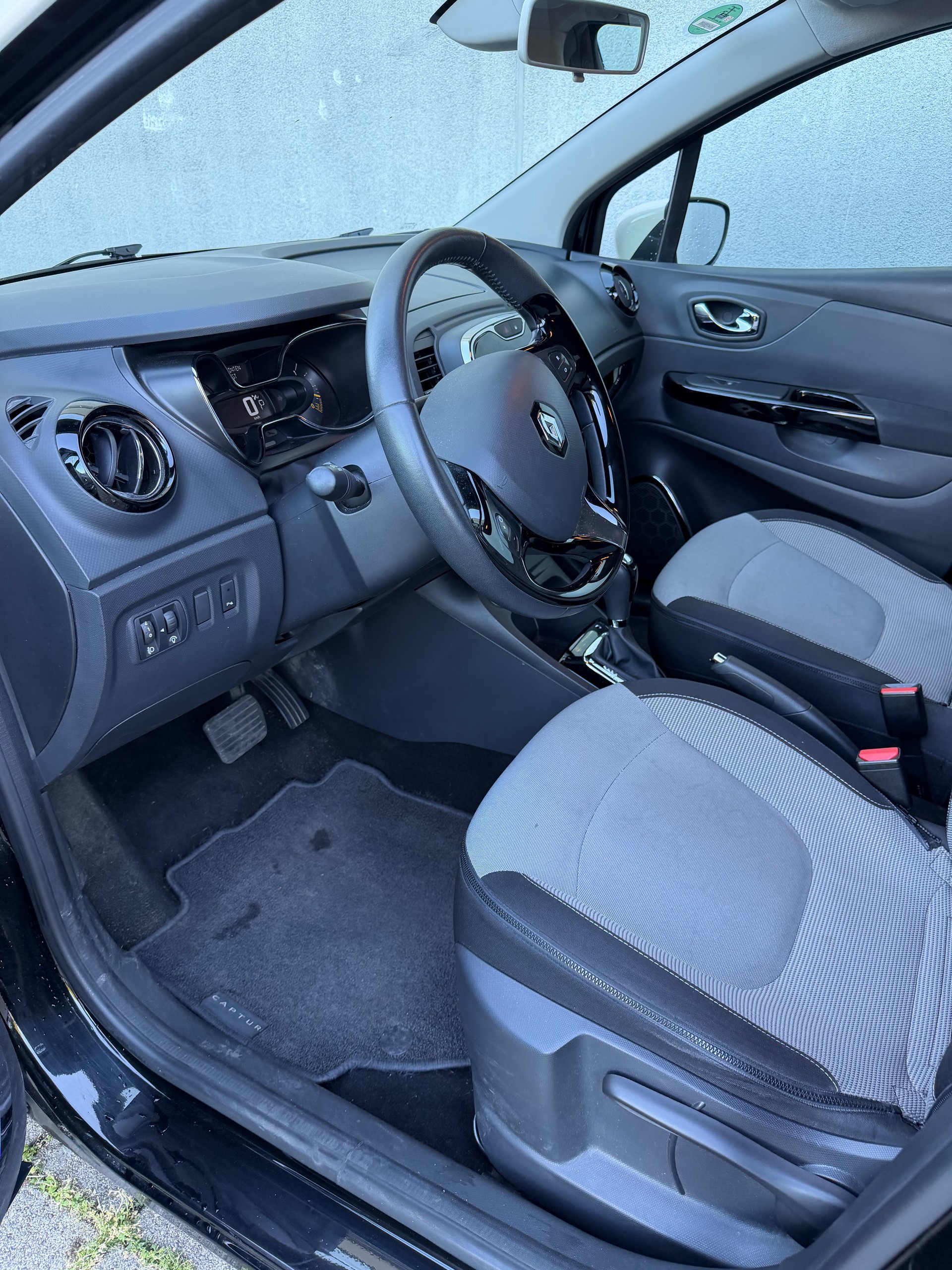 RENAULT Captur 1.2 T 16V Dynamique EDC-image-6