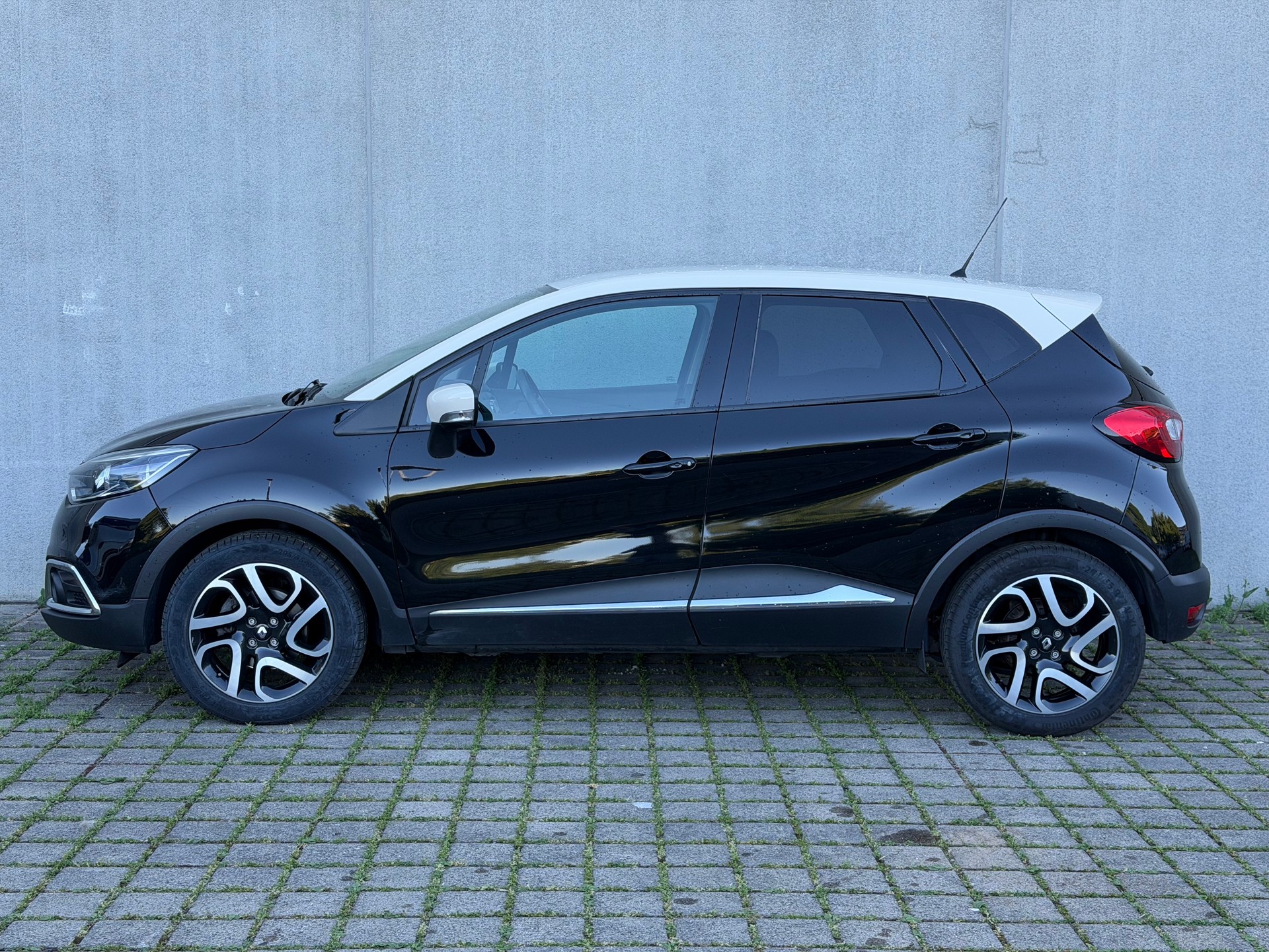 RENAULT Captur 1.2 T 16V Dynamique EDC-image-1