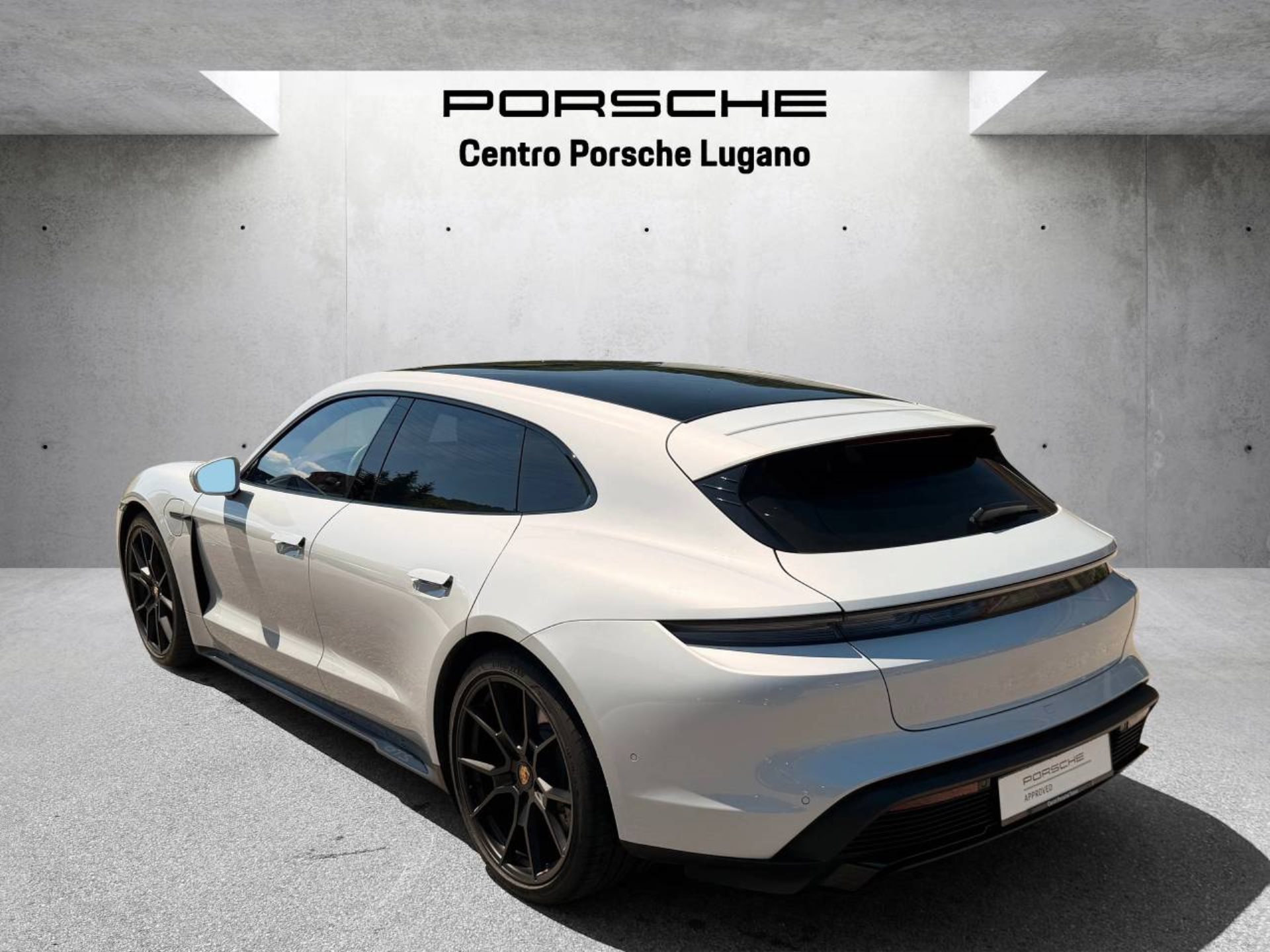 PORSCHE Taycan GTS Sport Turismo (MY22)-image-6