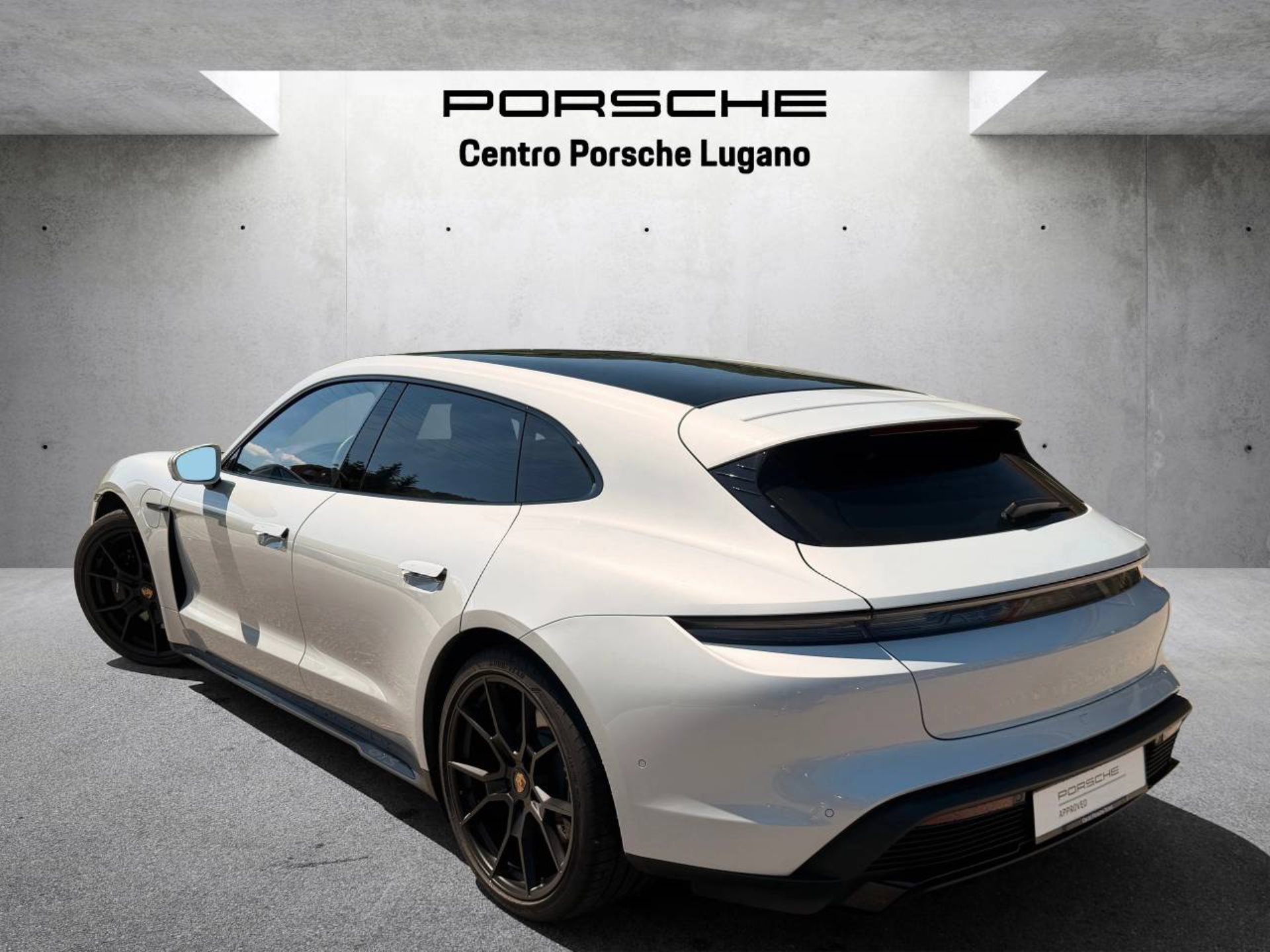 PORSCHE Taycan GTS Sport Turismo (MY22)-showroom-element-2