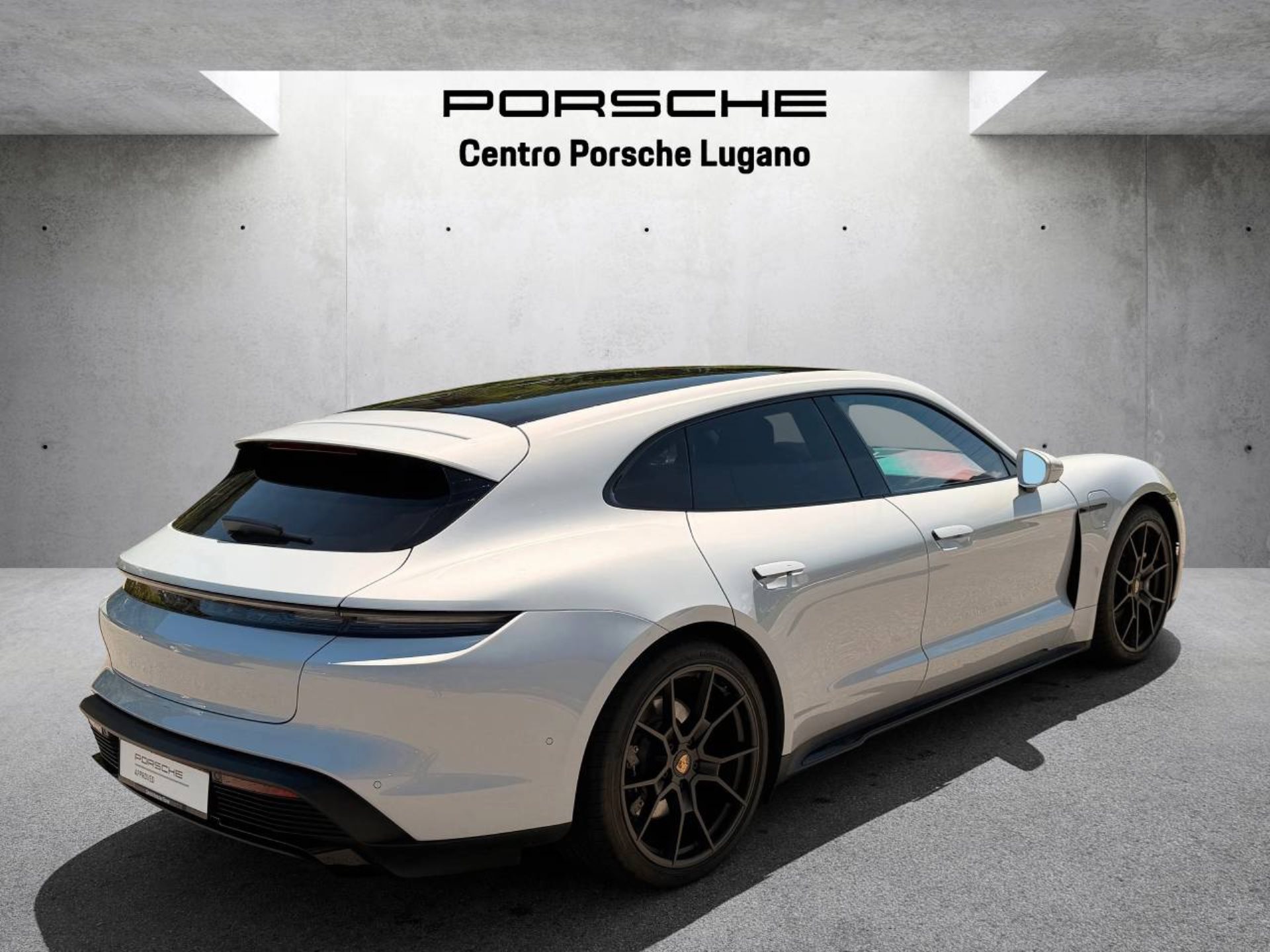 PORSCHE Taycan GTS Sport Turismo (MY22)-image-7