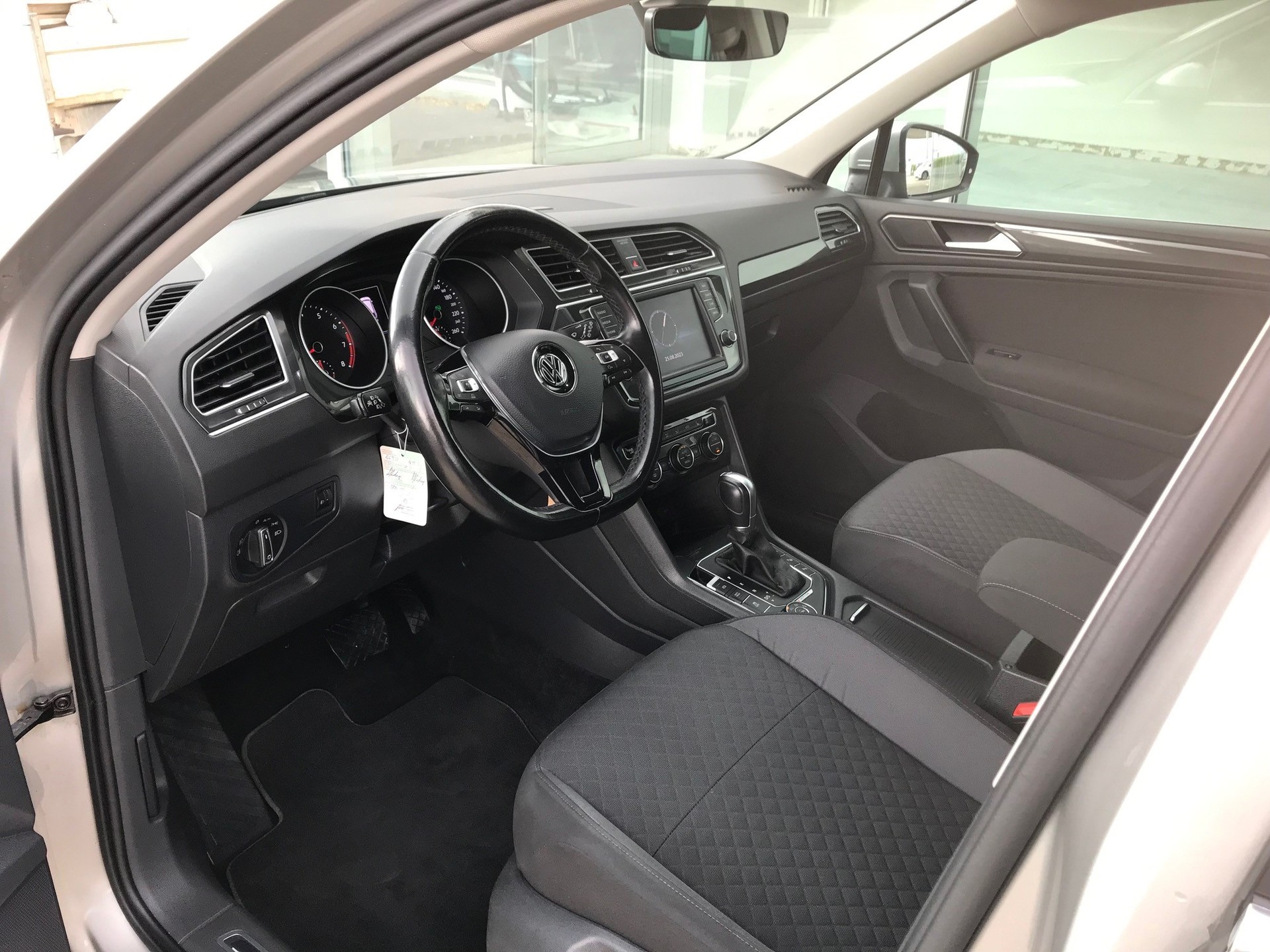 VW Tiguan 2.0TSI Comfortline 4Motion DSG-image-5