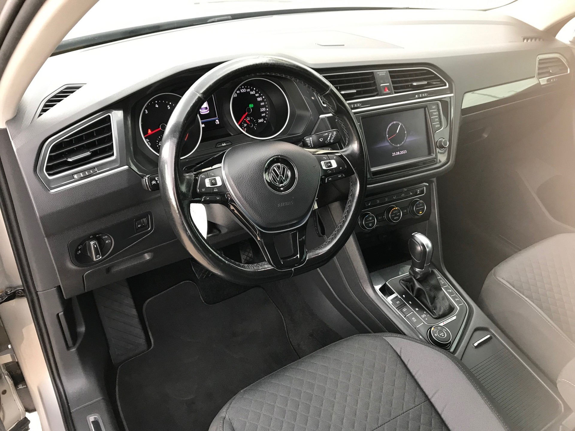 VW Tiguan 2.0TSI Comfortline 4Motion DSG-image-7