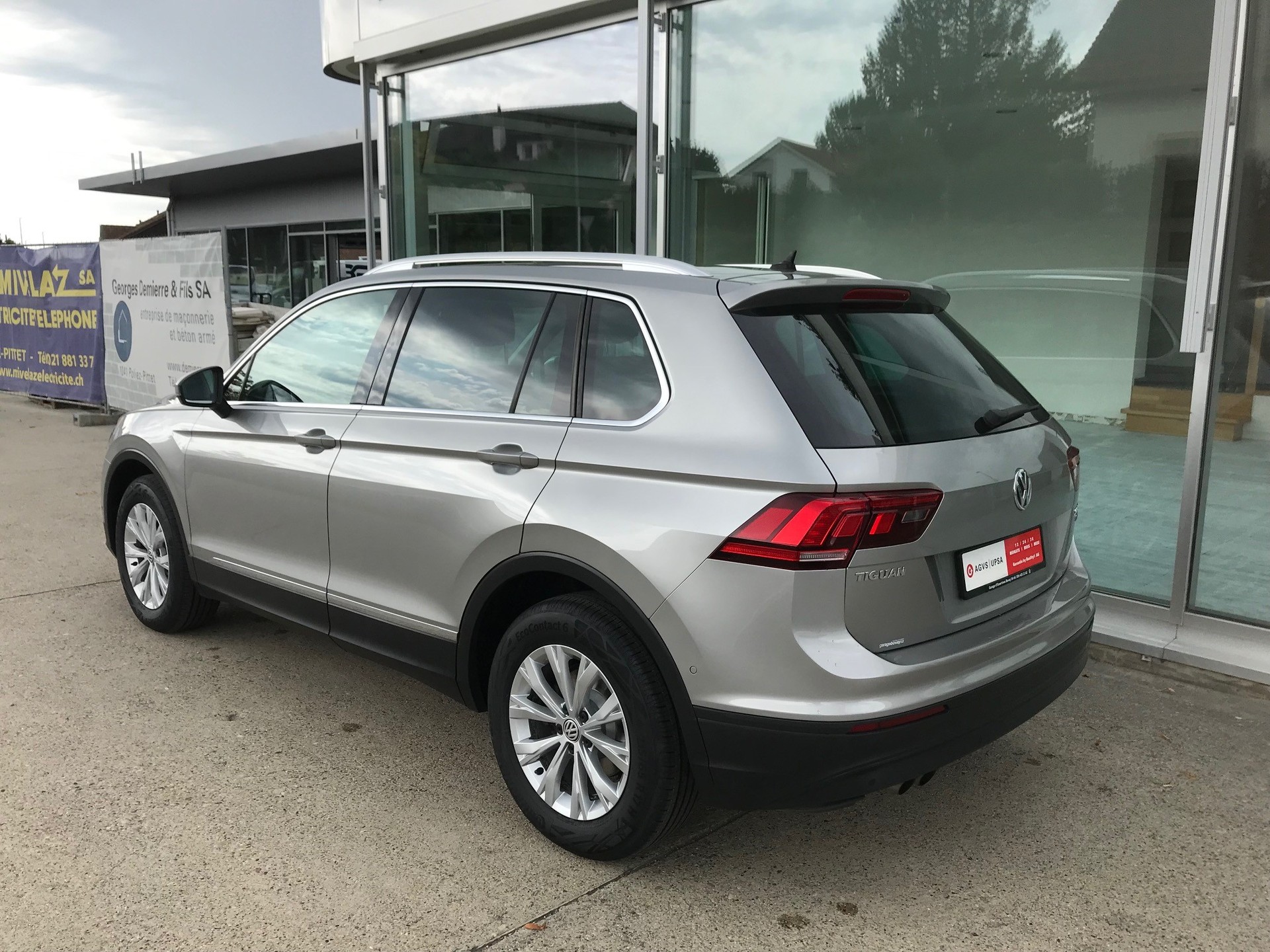 VW Tiguan 2.0TSI Comfortline 4Motion DSG-image-2