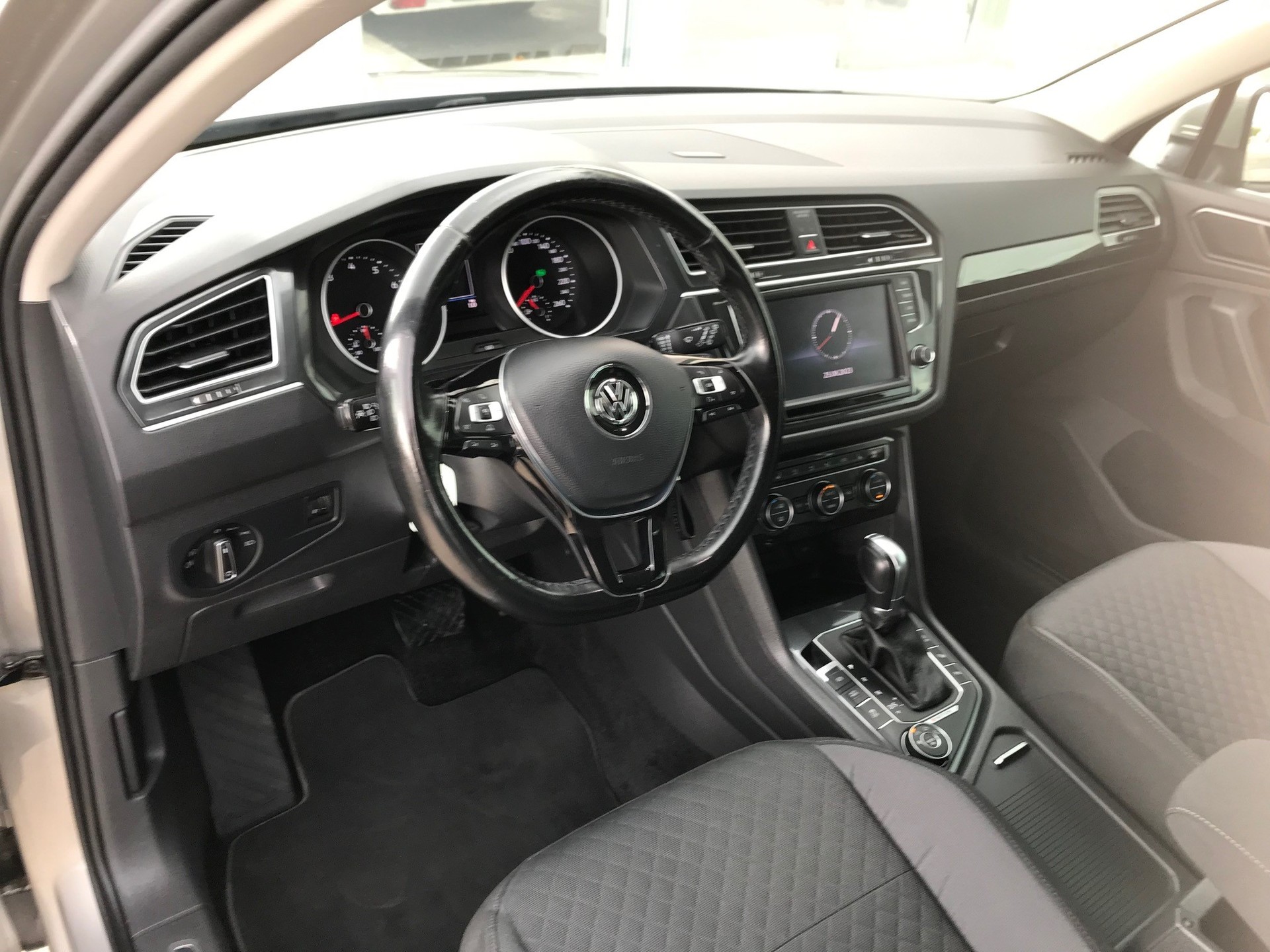 VW Tiguan 2.0TSI Comfortline 4Motion DSG-image-6