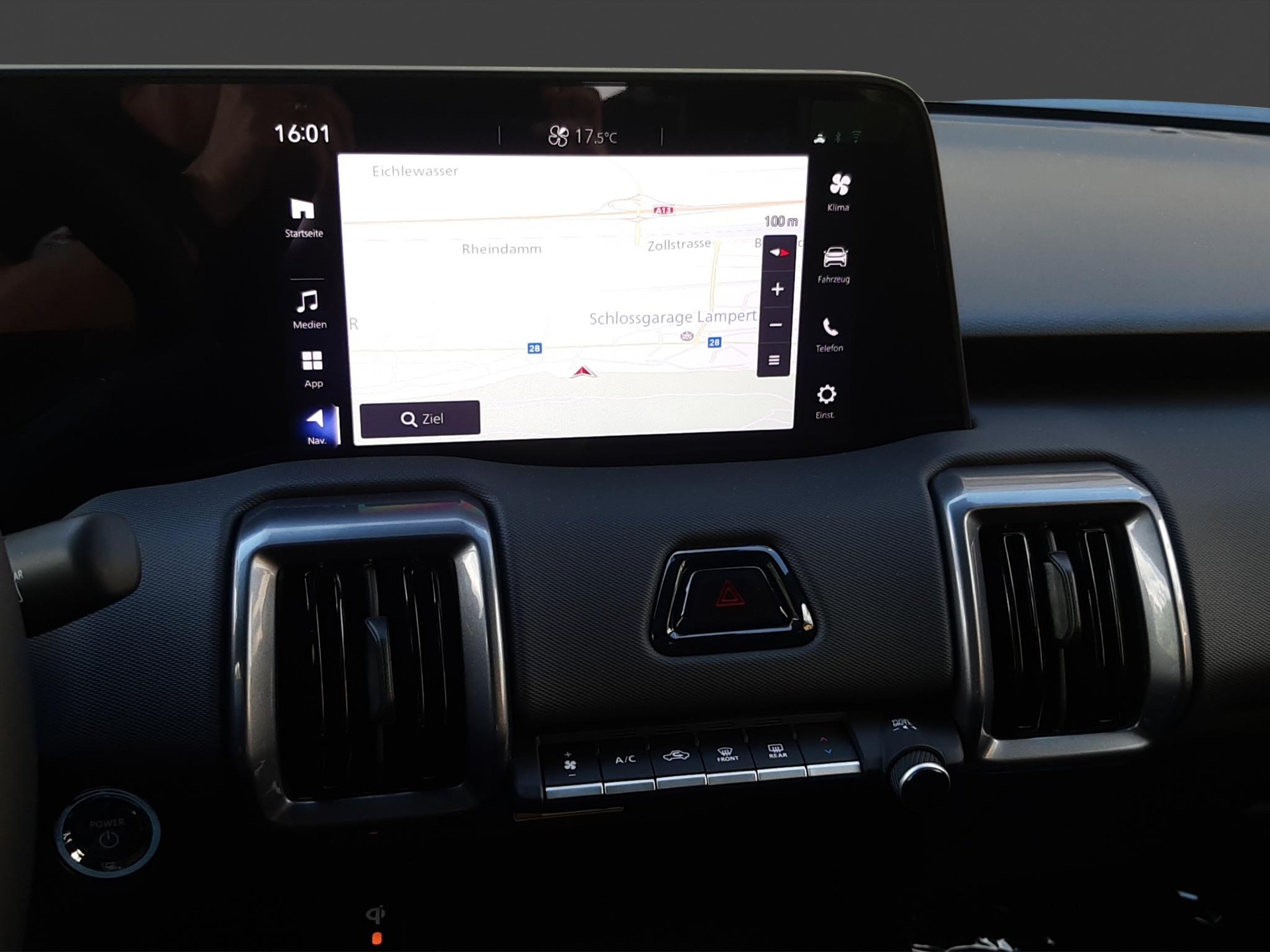 TOYOTA Urban Cruiser Premium AWD-image-14