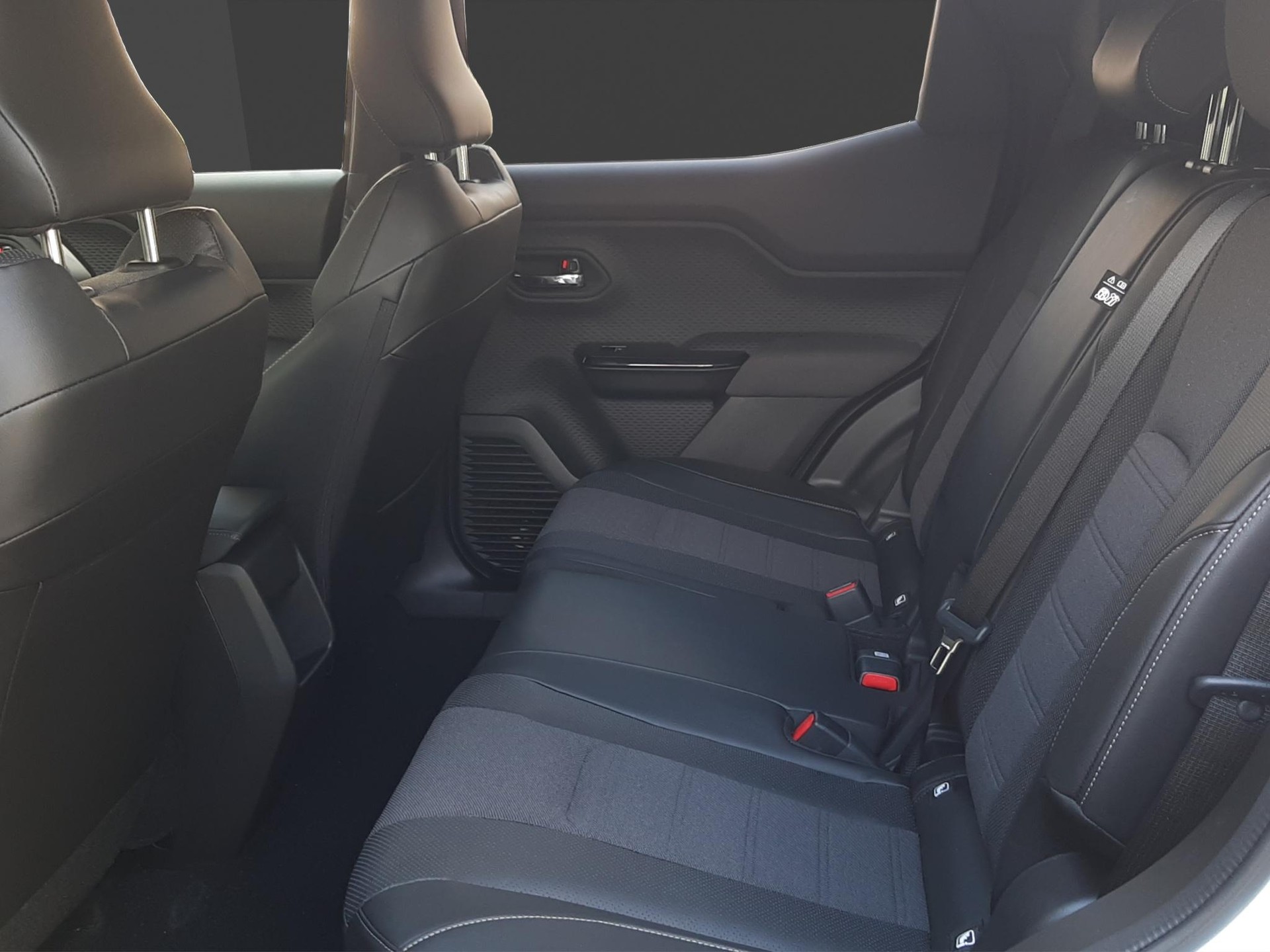 TOYOTA Urban Cruiser Premium AWD-image-13