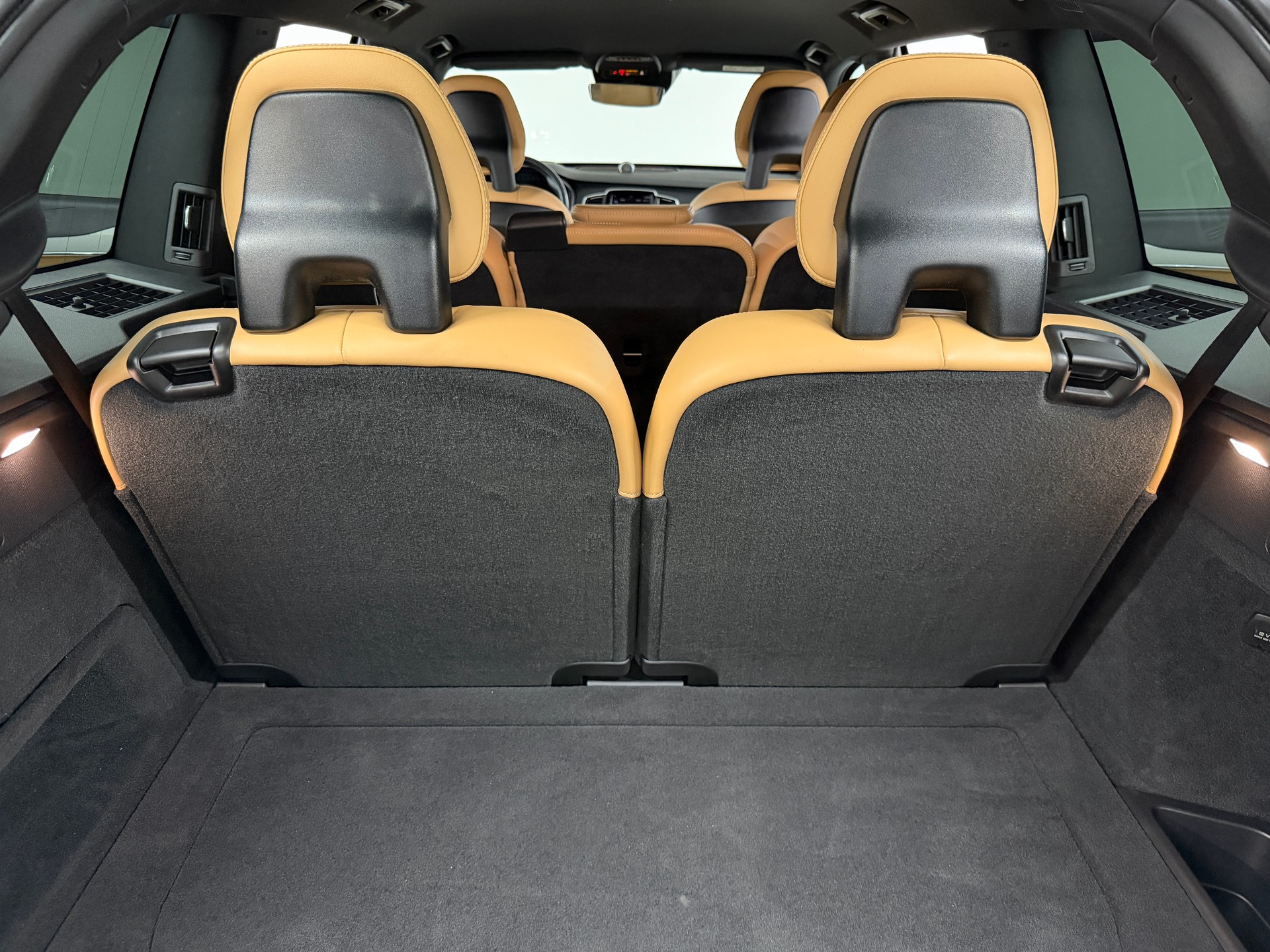 VOLVO XC90 T6 AWD Inscription Polestar 334PS ONYX BLACK 7-seater Geartronic-image-12