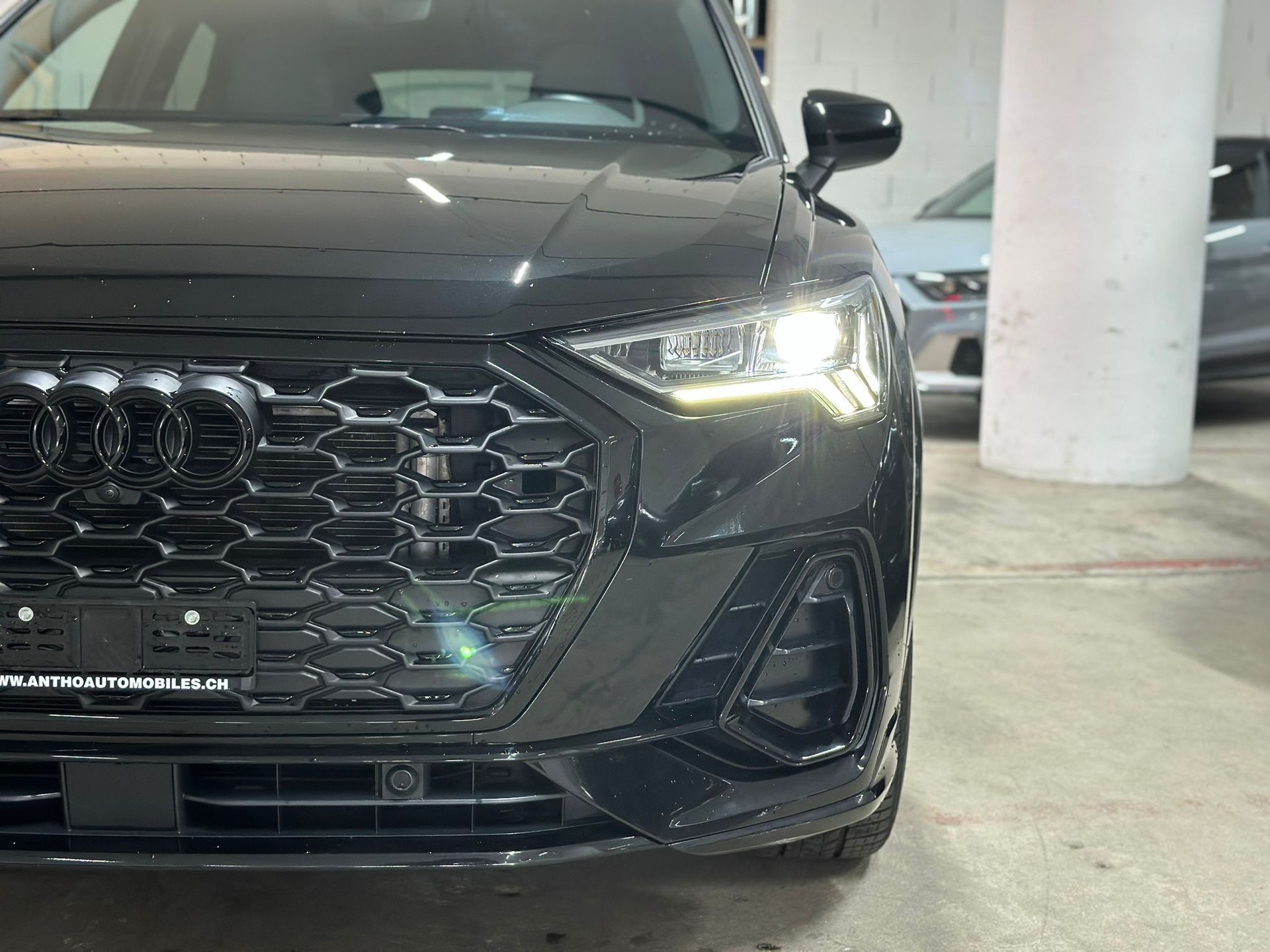 AUDI Q3 Sportback 40 TDI S line quattro S-tronic-image-5