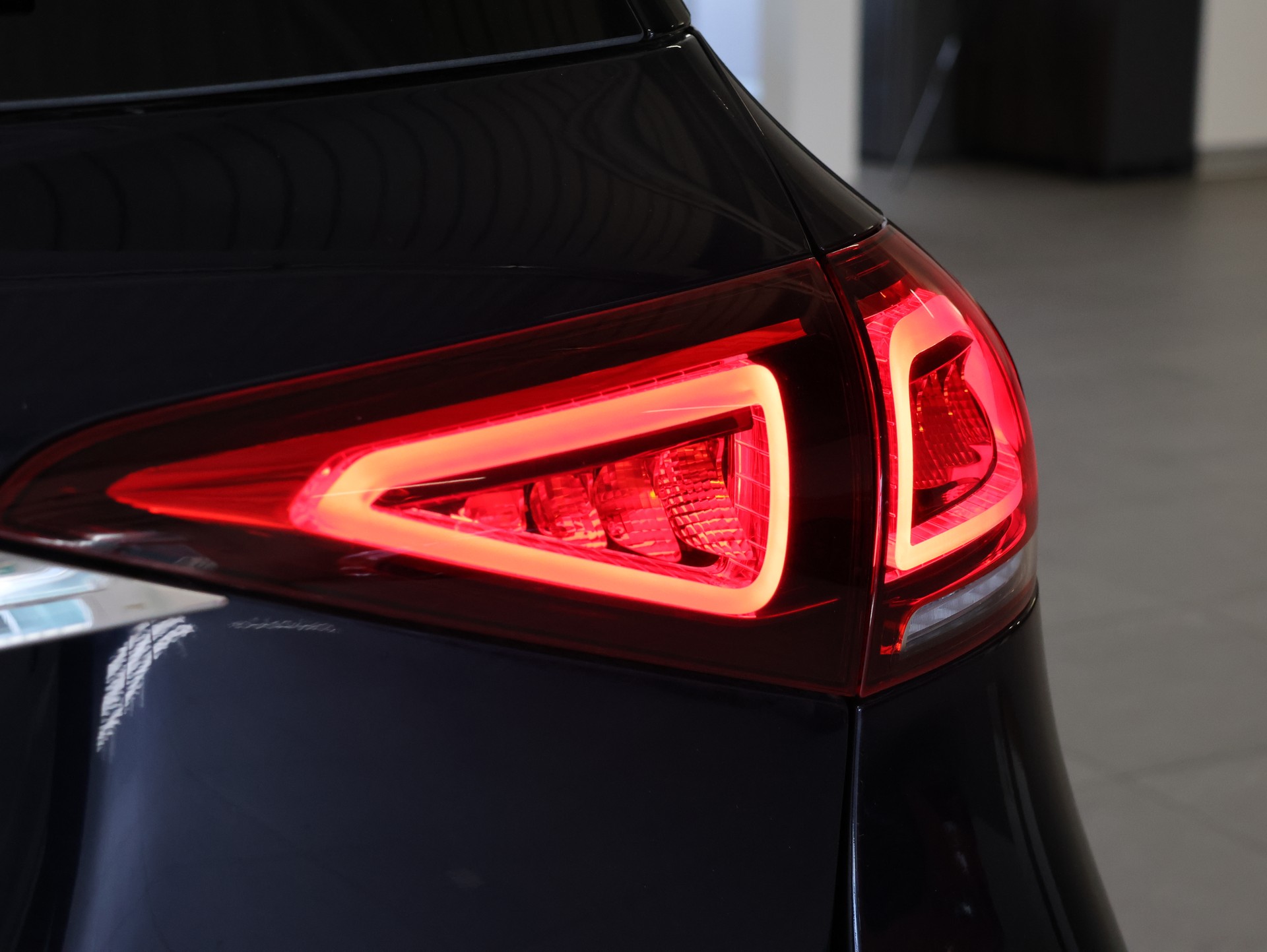 MERCEDES-BENZ GLE 350 de 4Matic 9G-Tronic *360 Kamera* *Panorama* *AMG Line*-image-11