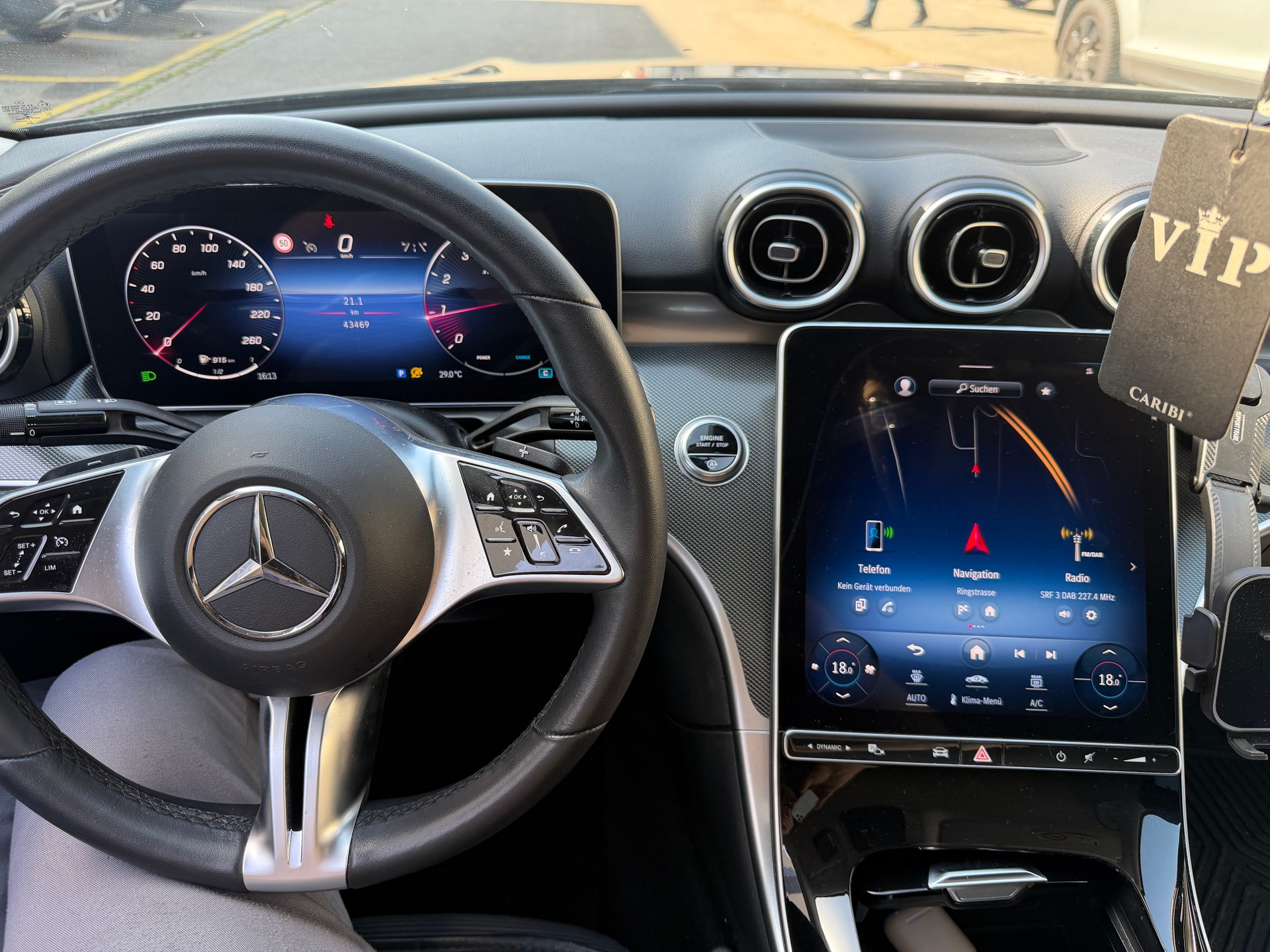 MERCEDES-BENZ C 180-image-4