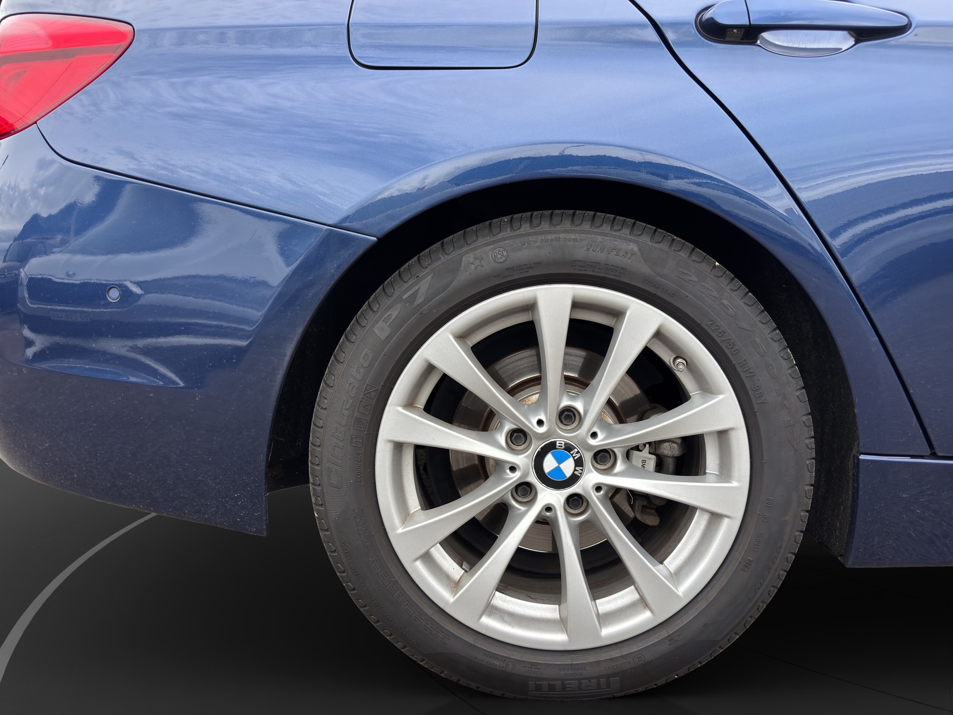 BMW 330i xDrive Touring Steptronic-image-14