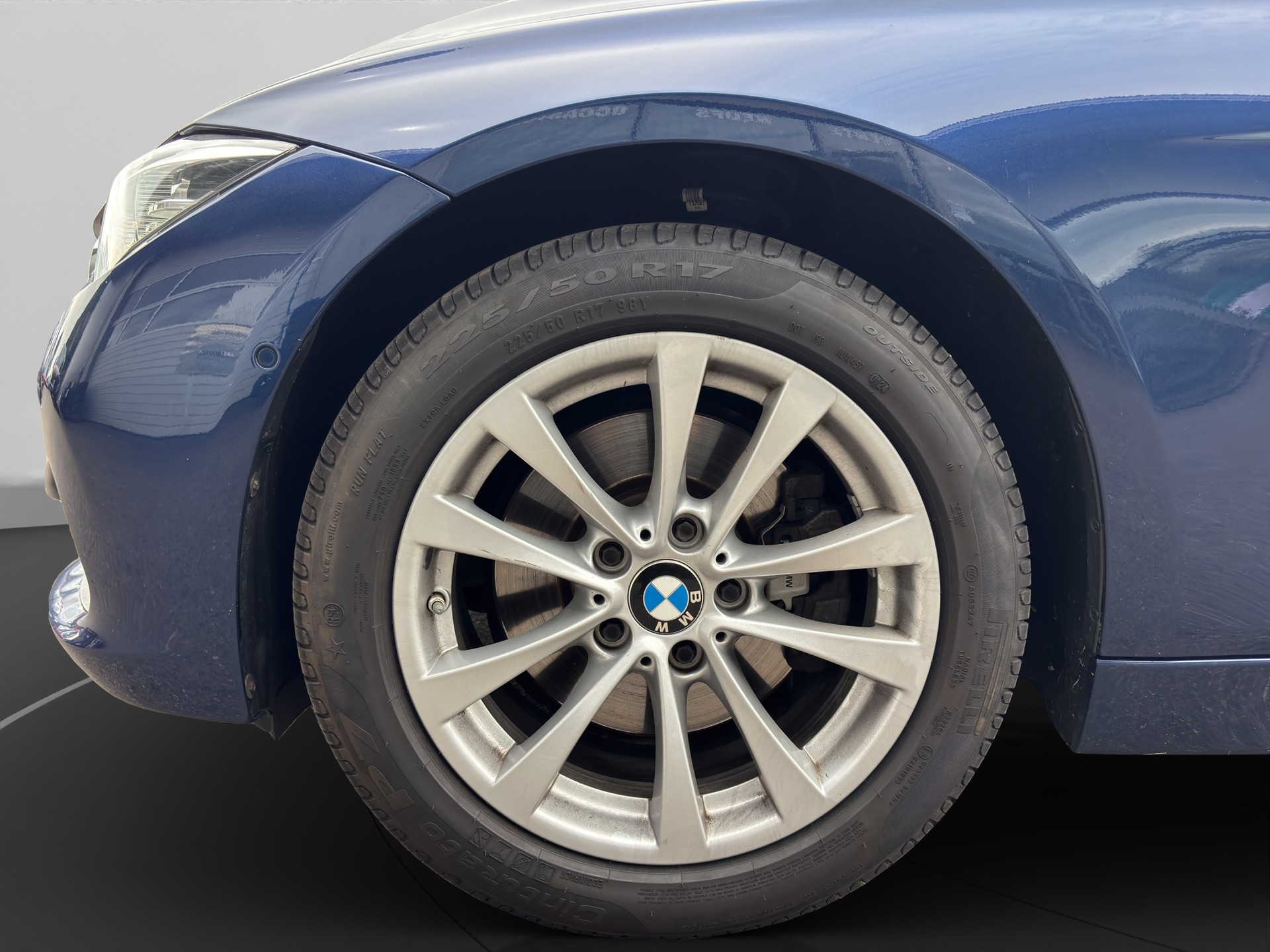 BMW 330i xDrive Touring Steptronic-image-15