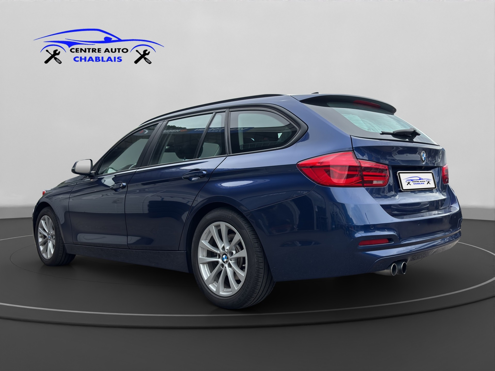 BMW 330i xDrive Touring Steptronic-image-3