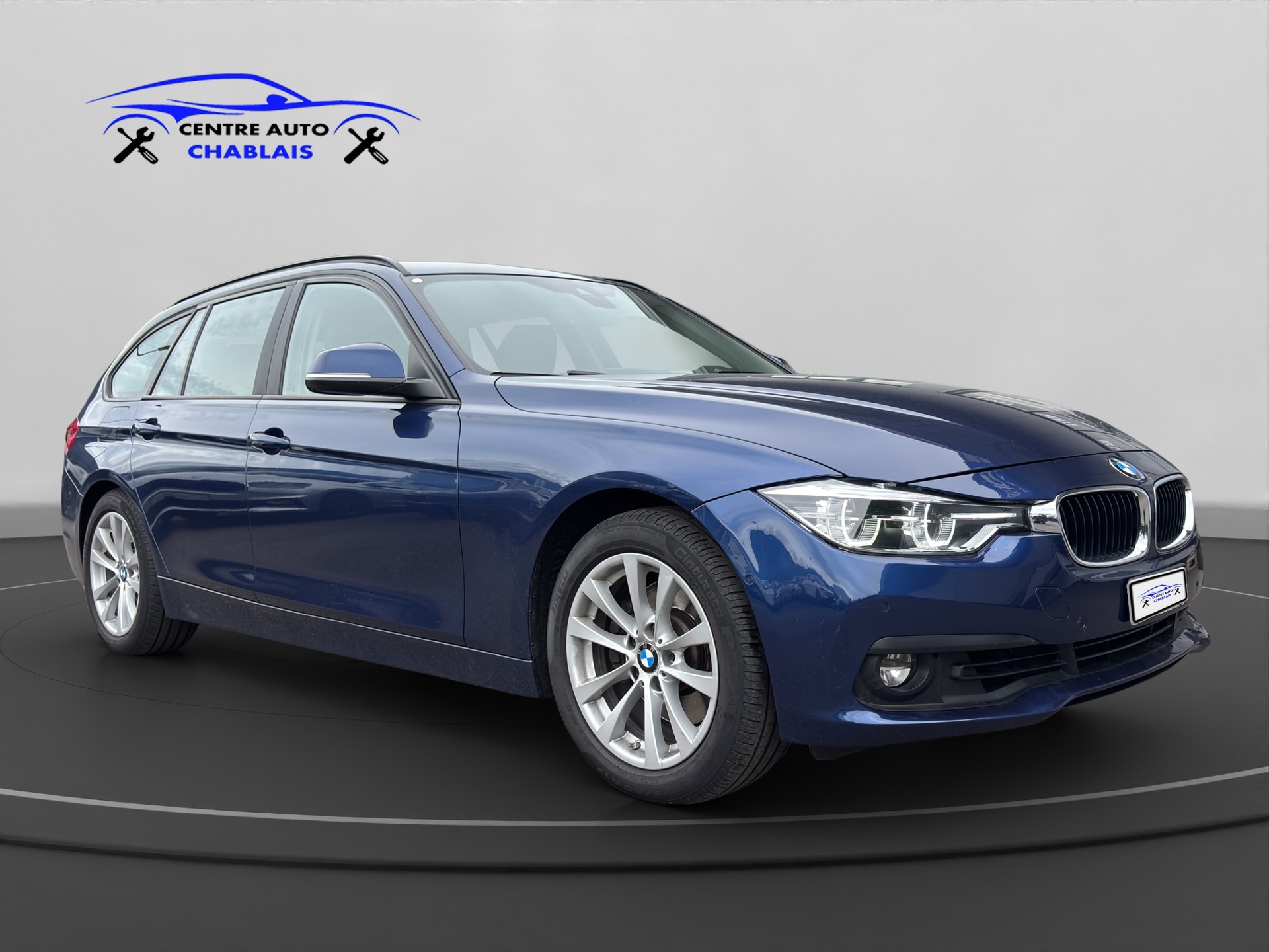 BMW 330i xDrive Touring Steptronic-image-2