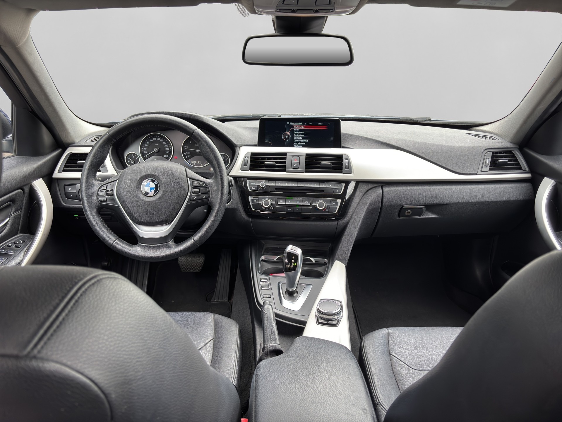 BMW 330i xDrive Touring Steptronic-image-7