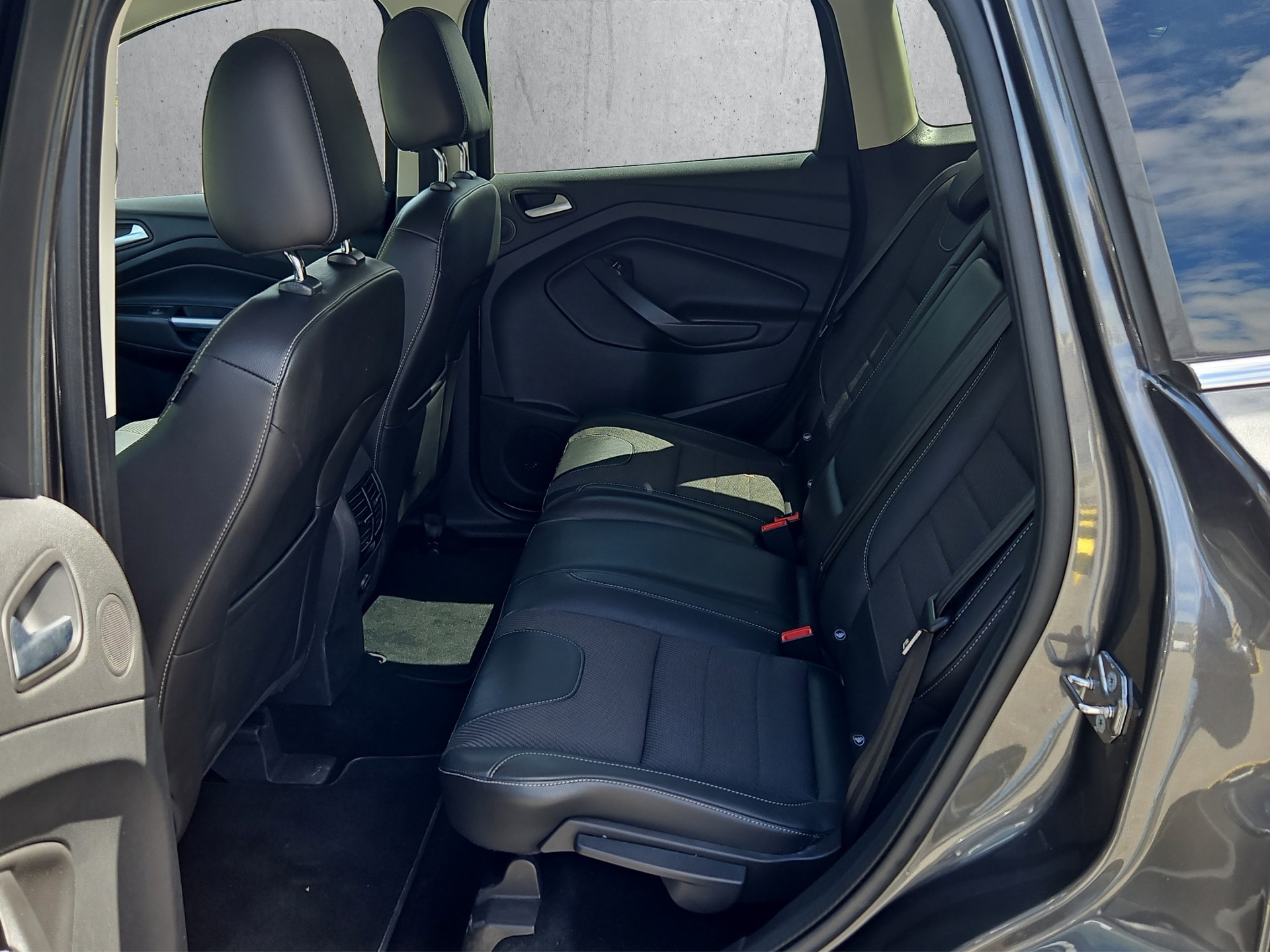 FORD Kuga 2.0 TDCi Titanium S 4WD PowerShift-image-10
