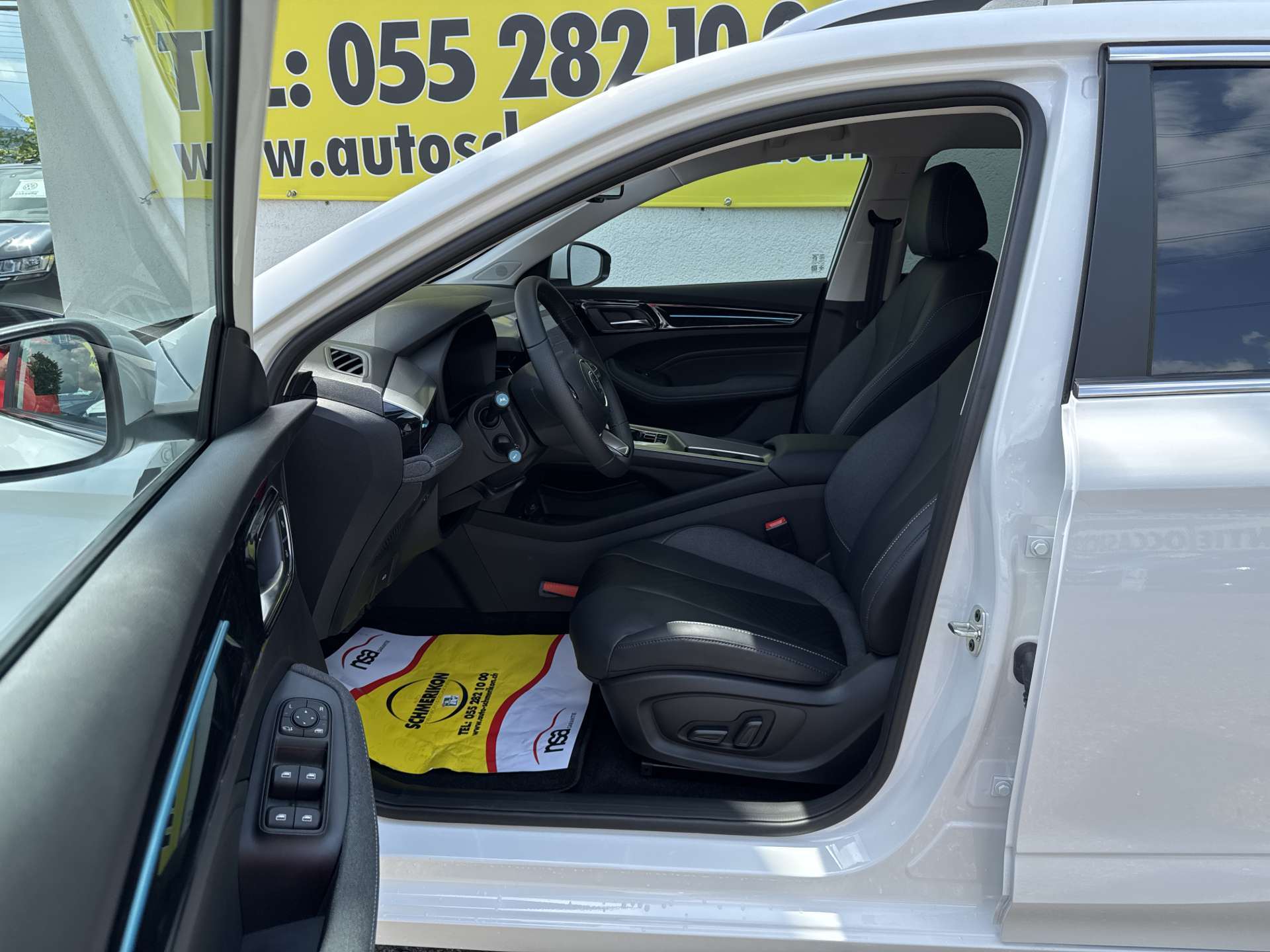 MG 5 EV 61kWh Luxury Automat-image-6