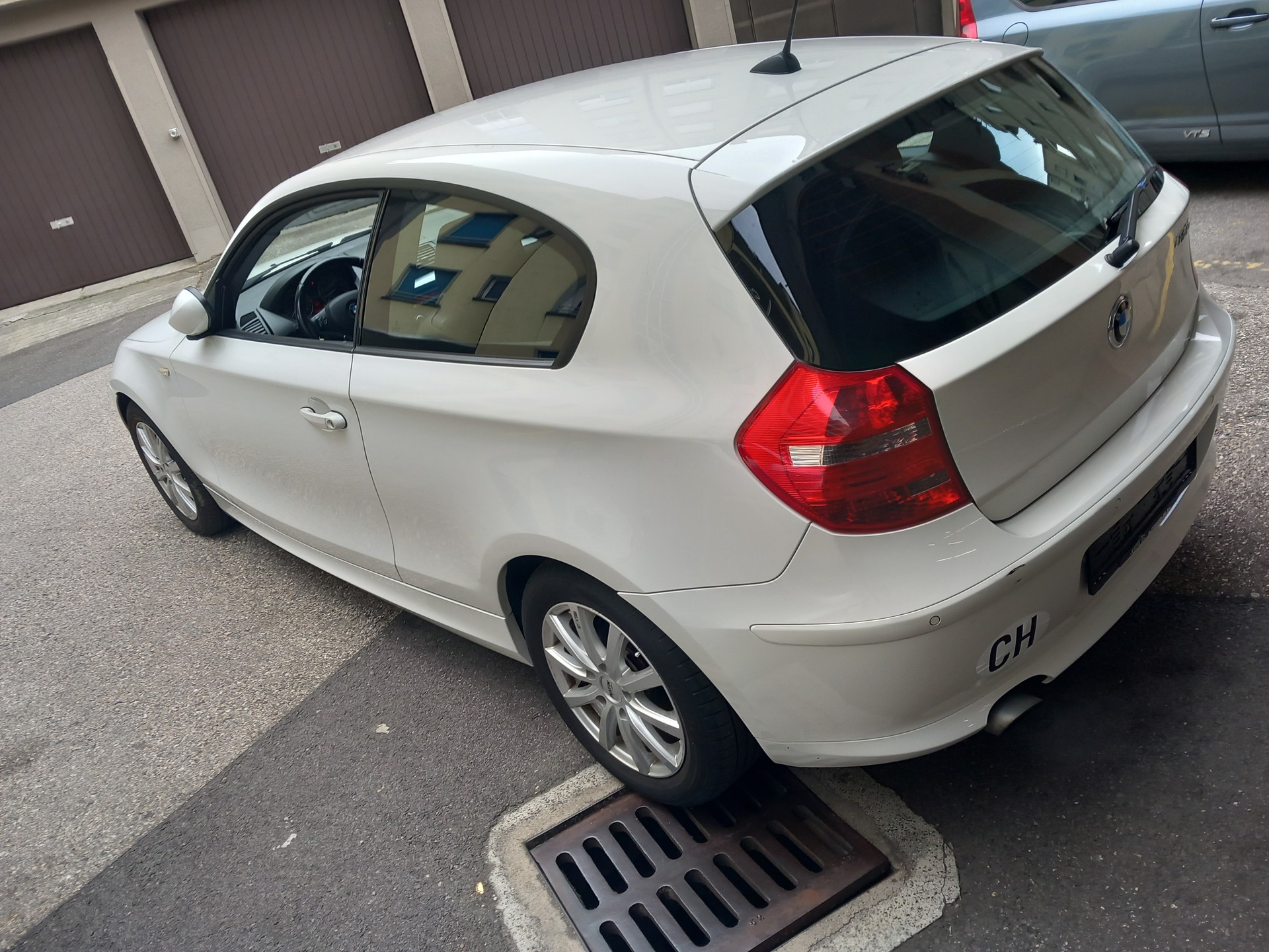 BMW 120i-image-3