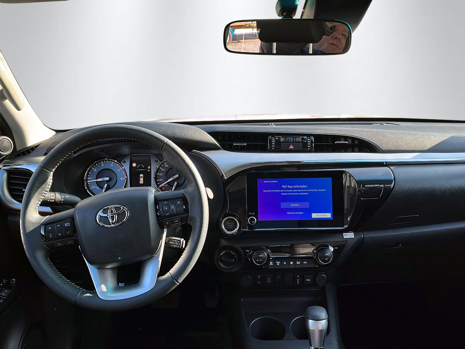 TOYOTA Hilux Double Cab.-Pick-up 2.8 D-4D MHEV 204 Style-image-8