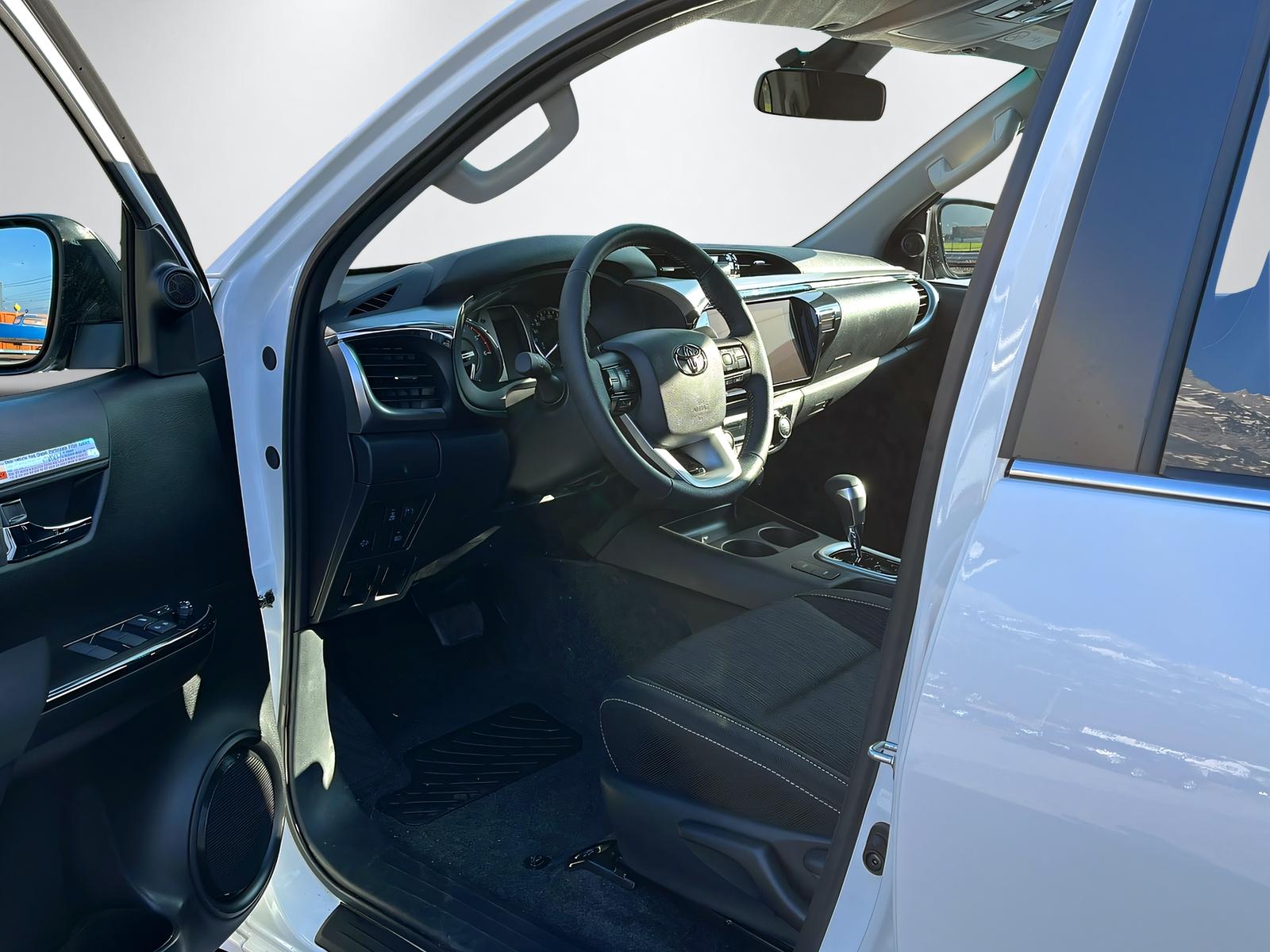 TOYOTA Hilux Double Cab.-Pick-up 2.8 D-4D MHEV 204 Style-image-7