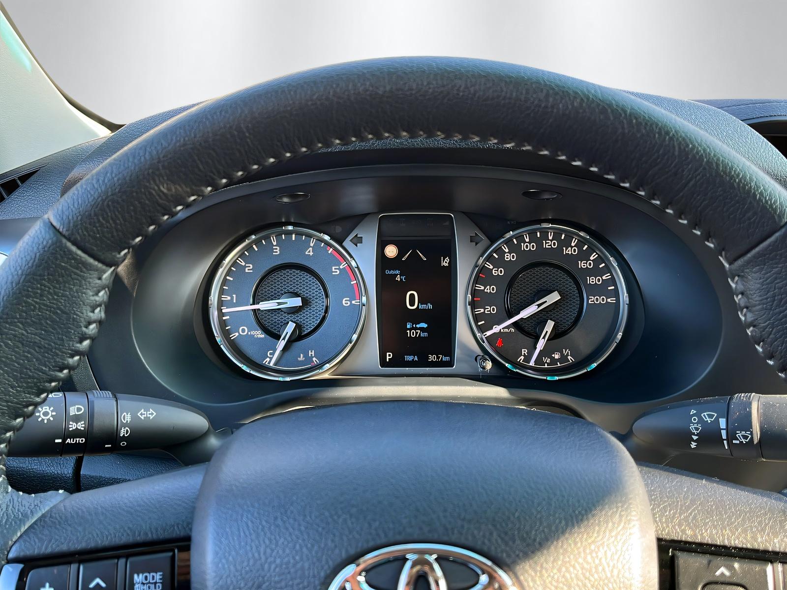TOYOTA Hilux Double Cab.-Pick-up 2.8 D-4D MHEV 204 Style-image-10