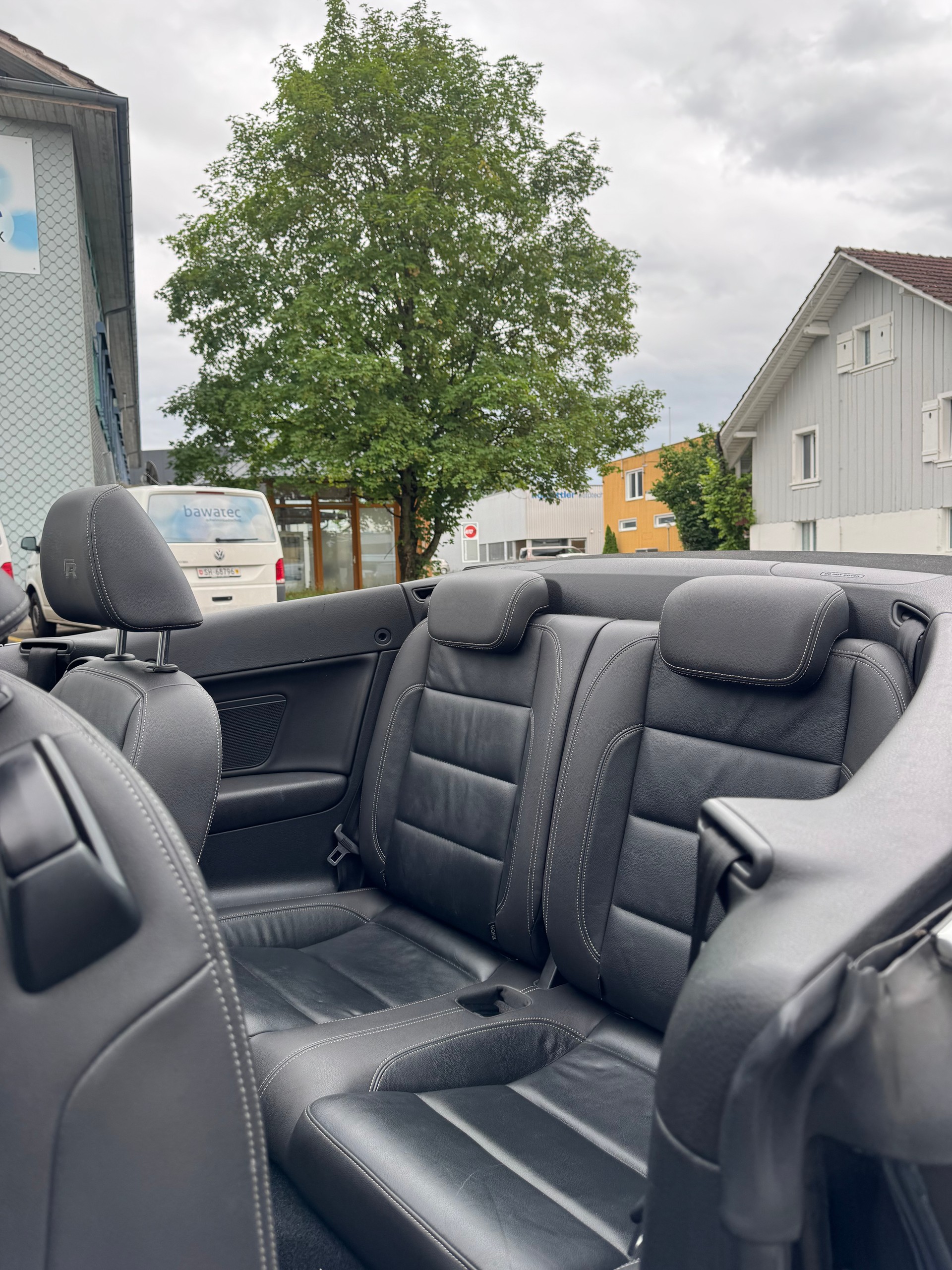 VW Golf Cabrio 2.0 TSI R DSG-image-9