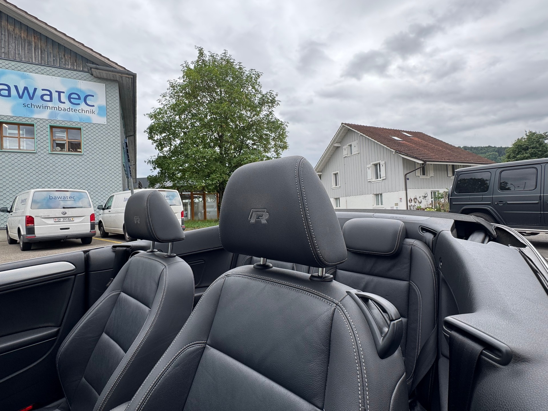 VW Golf Cabrio 2.0 TSI R DSG-image-10
