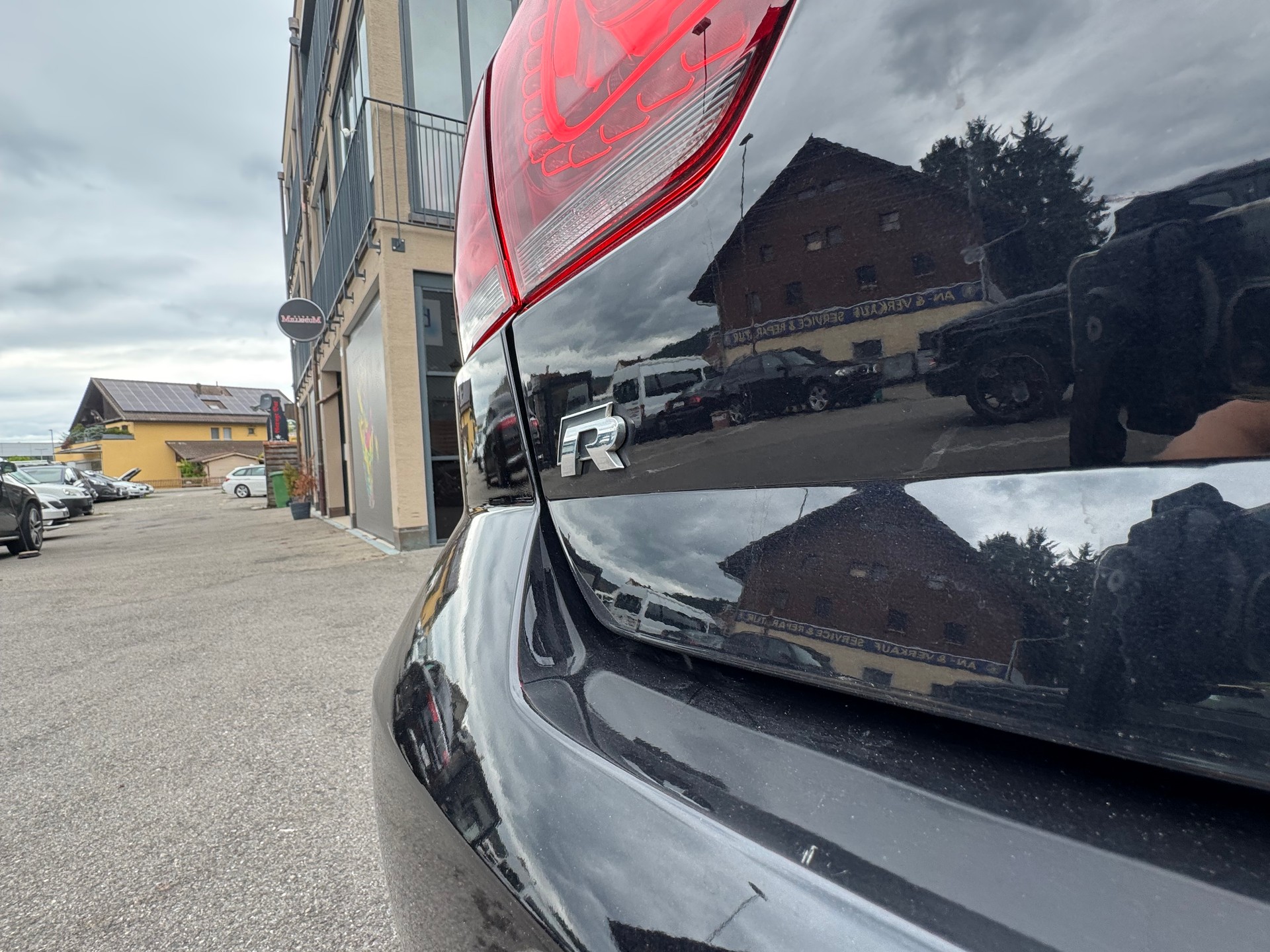 VW Golf Cabrio 2.0 TSI R DSG-image-16