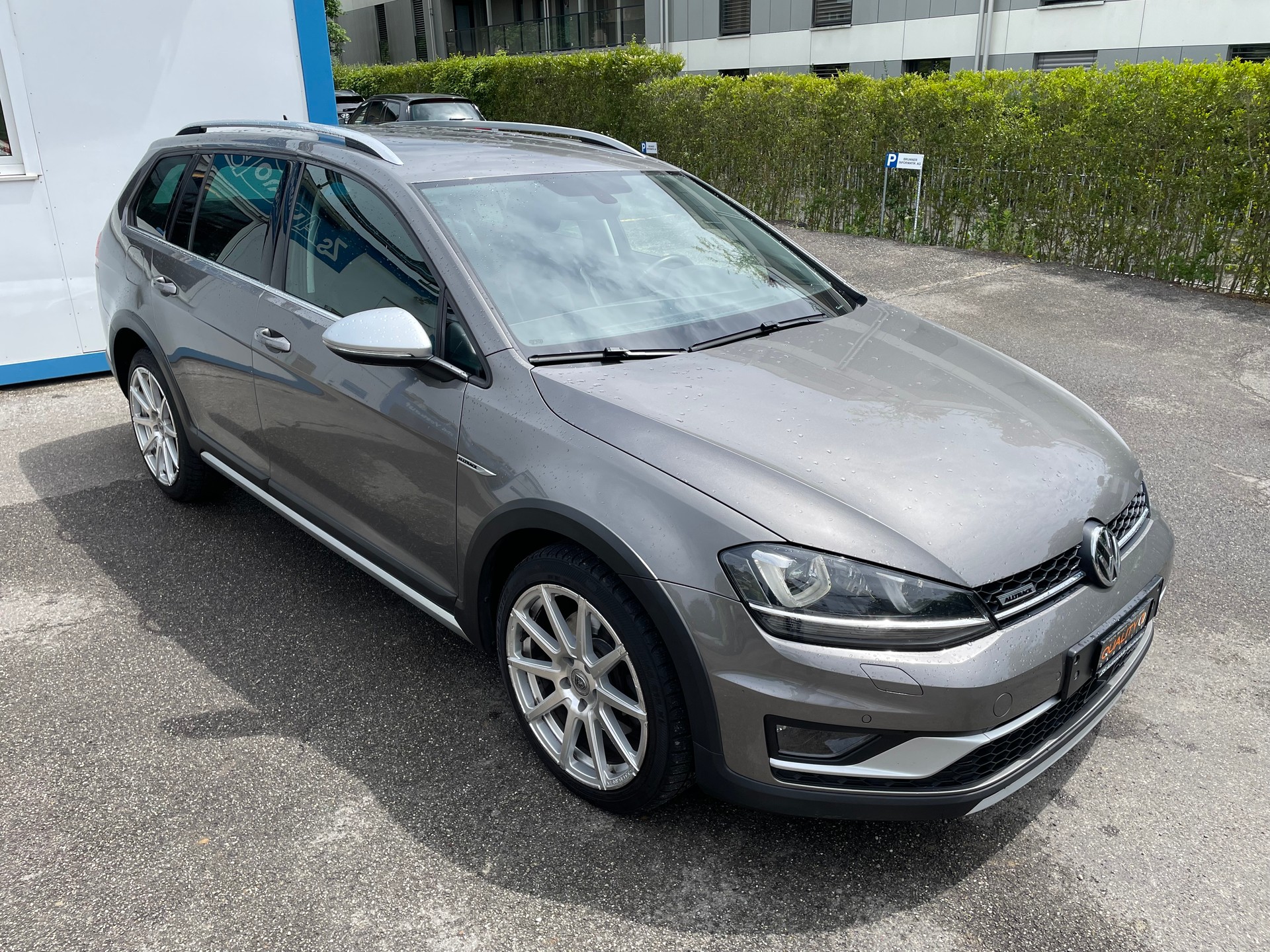 VW Golf 1.8 TSI Alltrack 4Motion-image-4