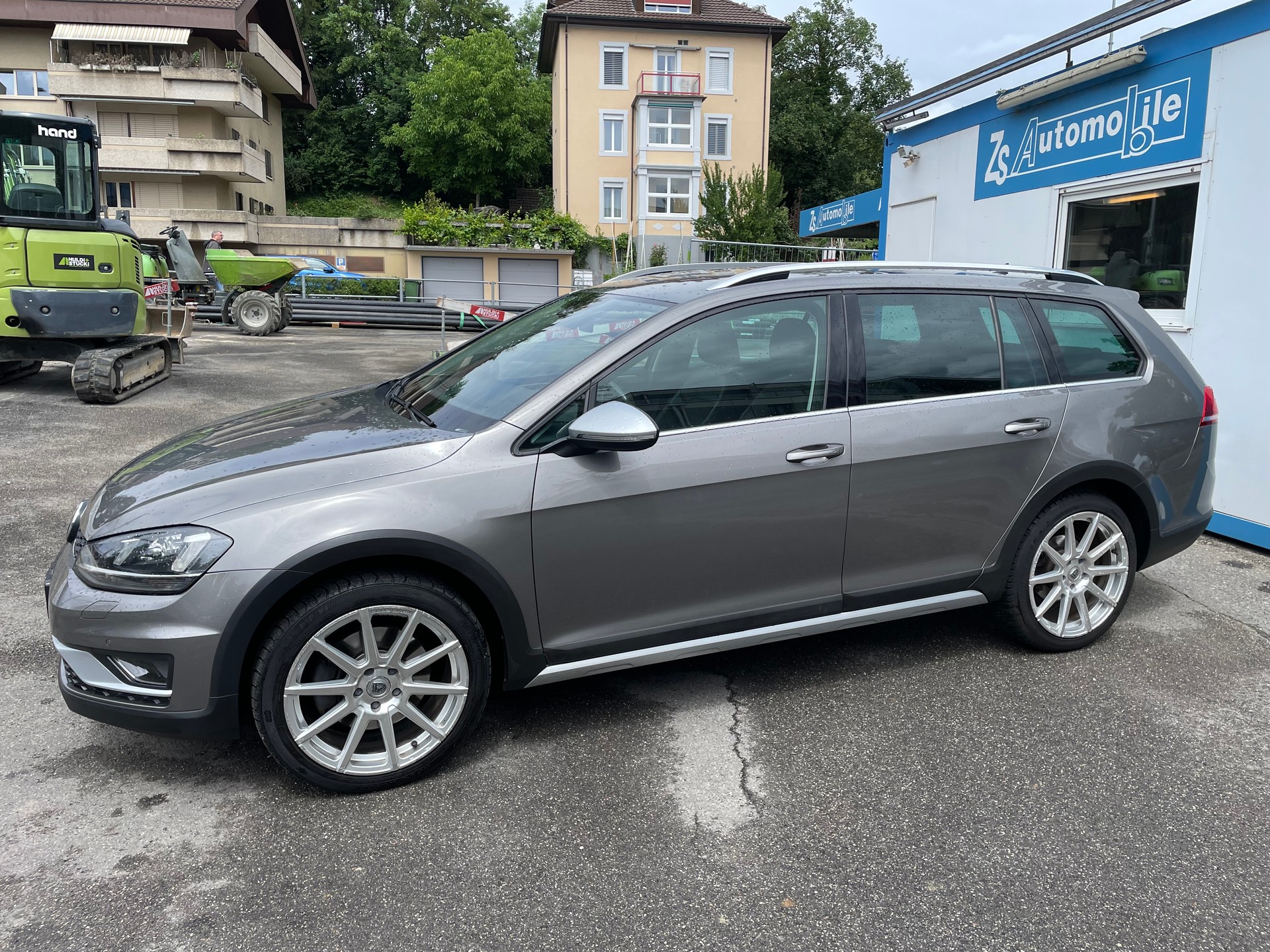 VW Golf 1.8 TSI Alltrack 4Motion-image-1