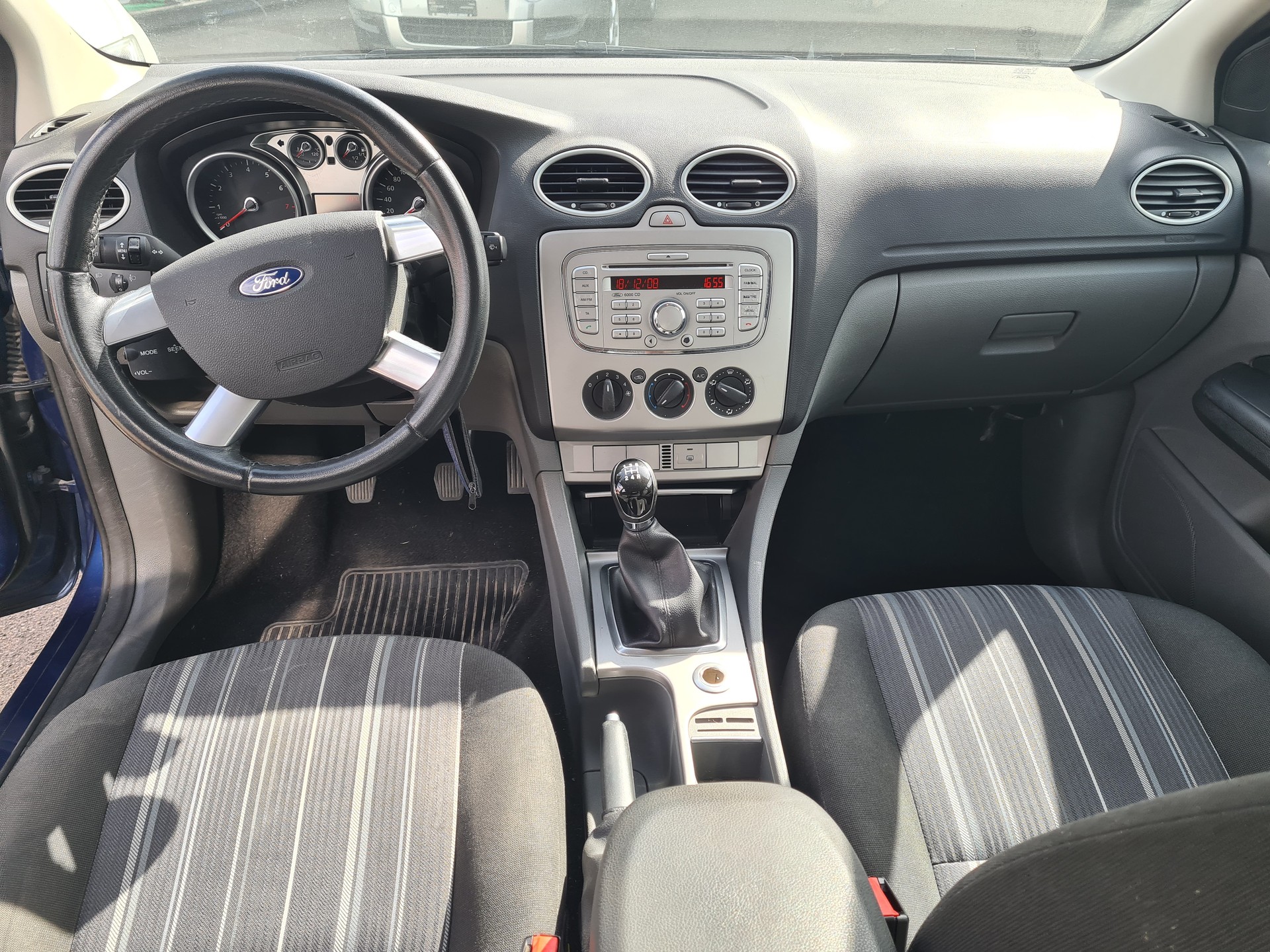 FORD Focus 1.6i VCT Carving-image-7