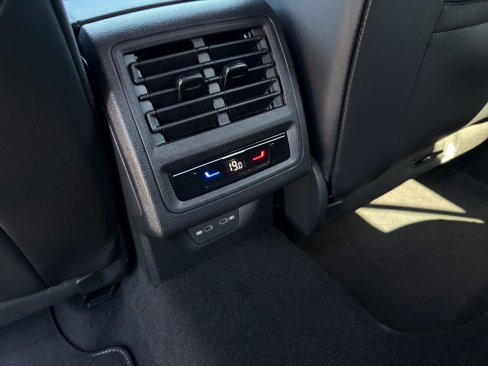 VW Golf Variant 2.0 TSI R-Line DSG 4 Motion-image-15