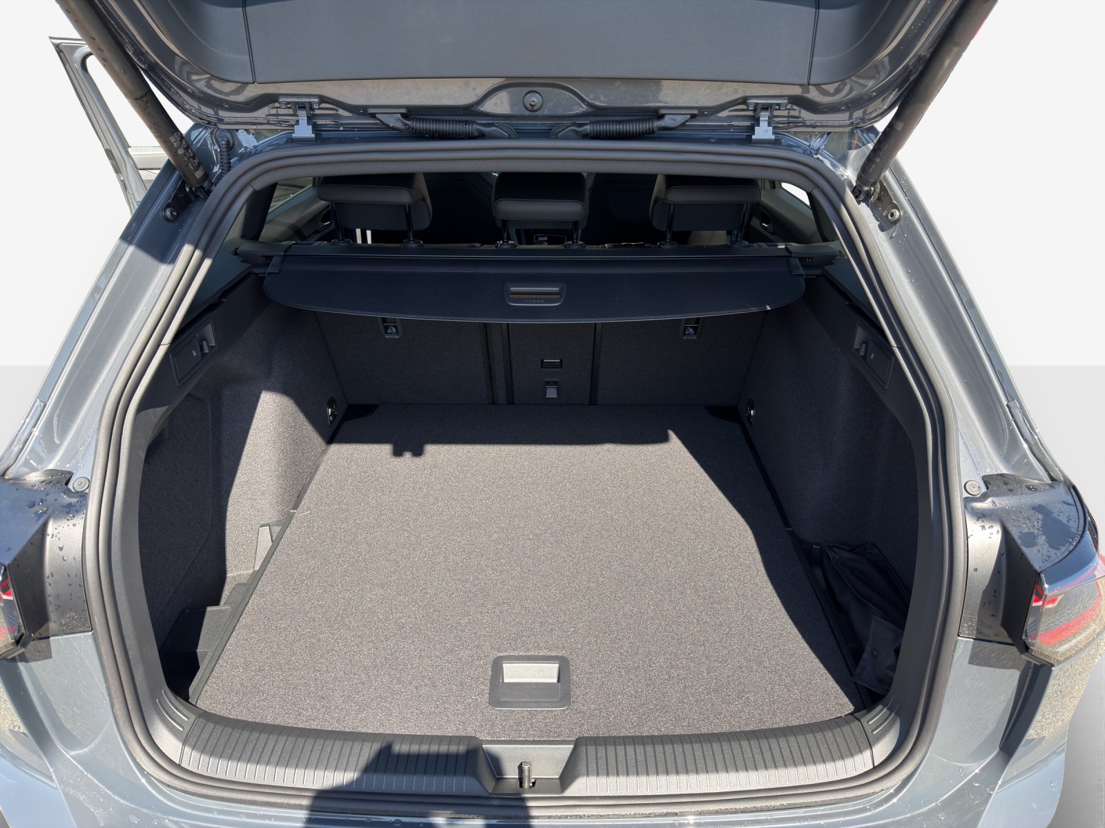 VW Golf Variant 2.0 TSI R-Line DSG 4 Motion-image-12