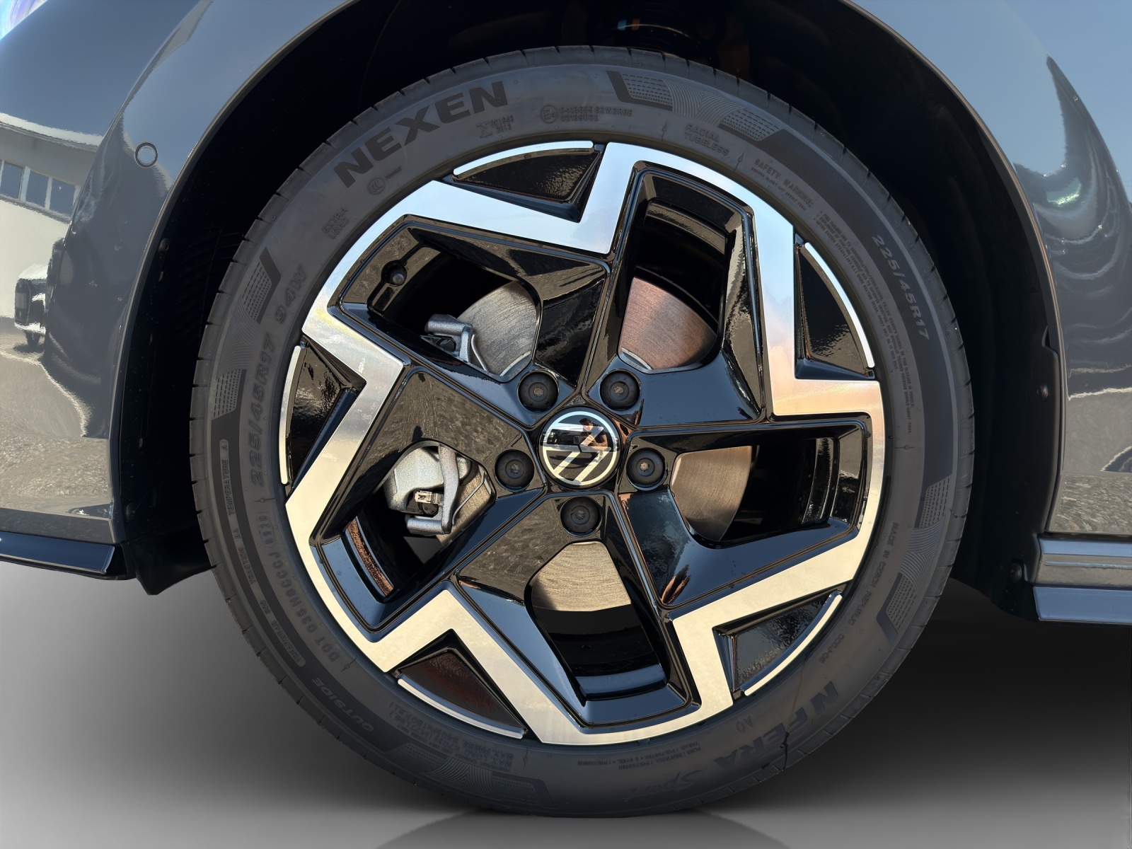 VW Golf Variant 2.0 TSI R-Line DSG 4 Motion-image-14
