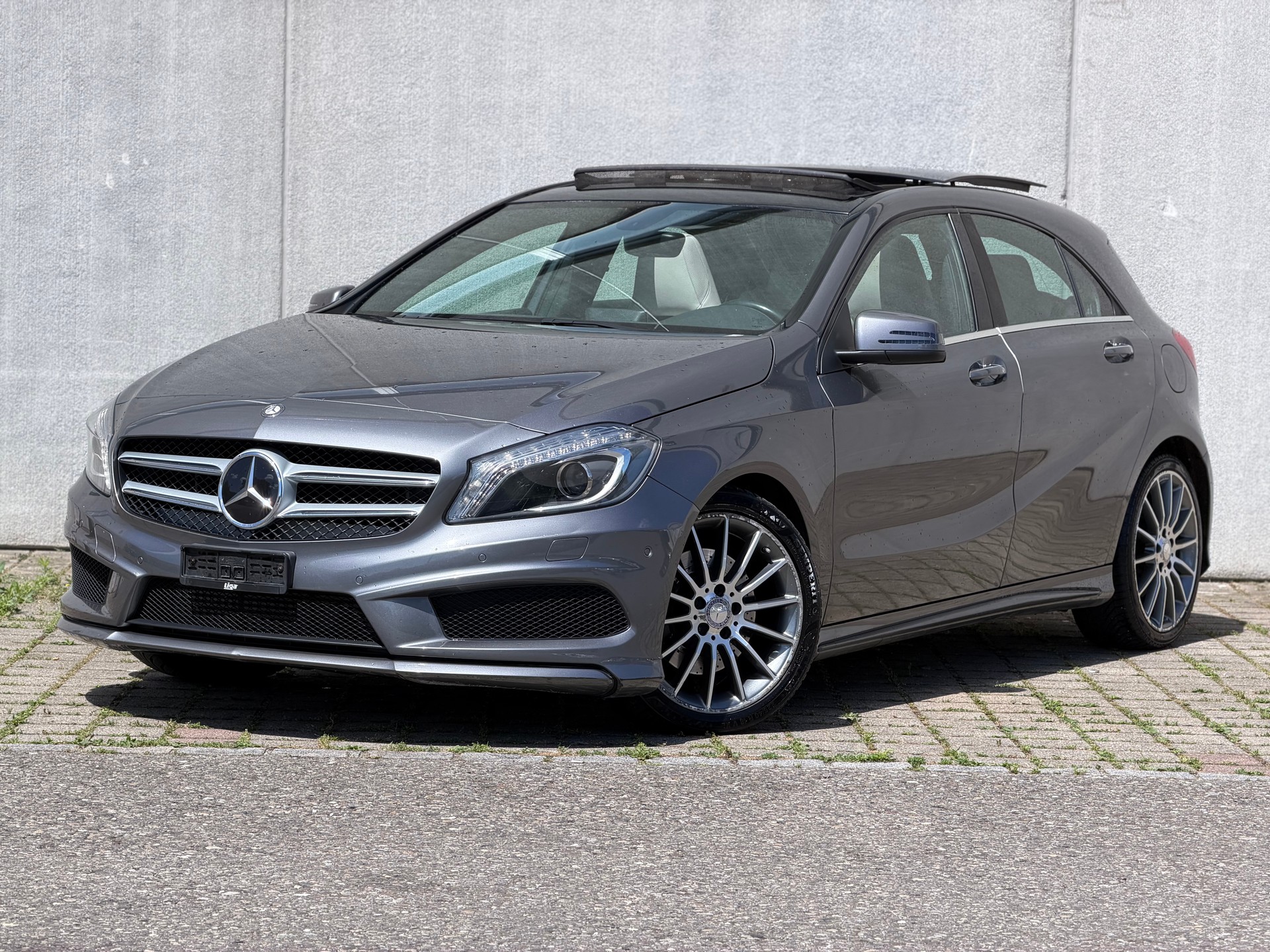 MERCEDES-BENZ A 250 AMG Line 4Matic 7G-DCT-image-0