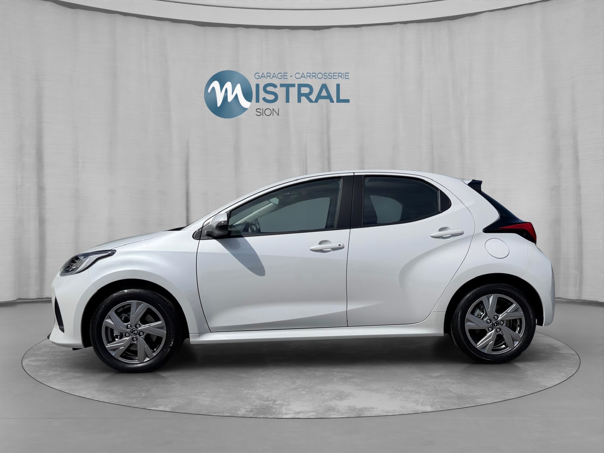 MAZDA 2 Hybrid Exclusive-Line-image-1