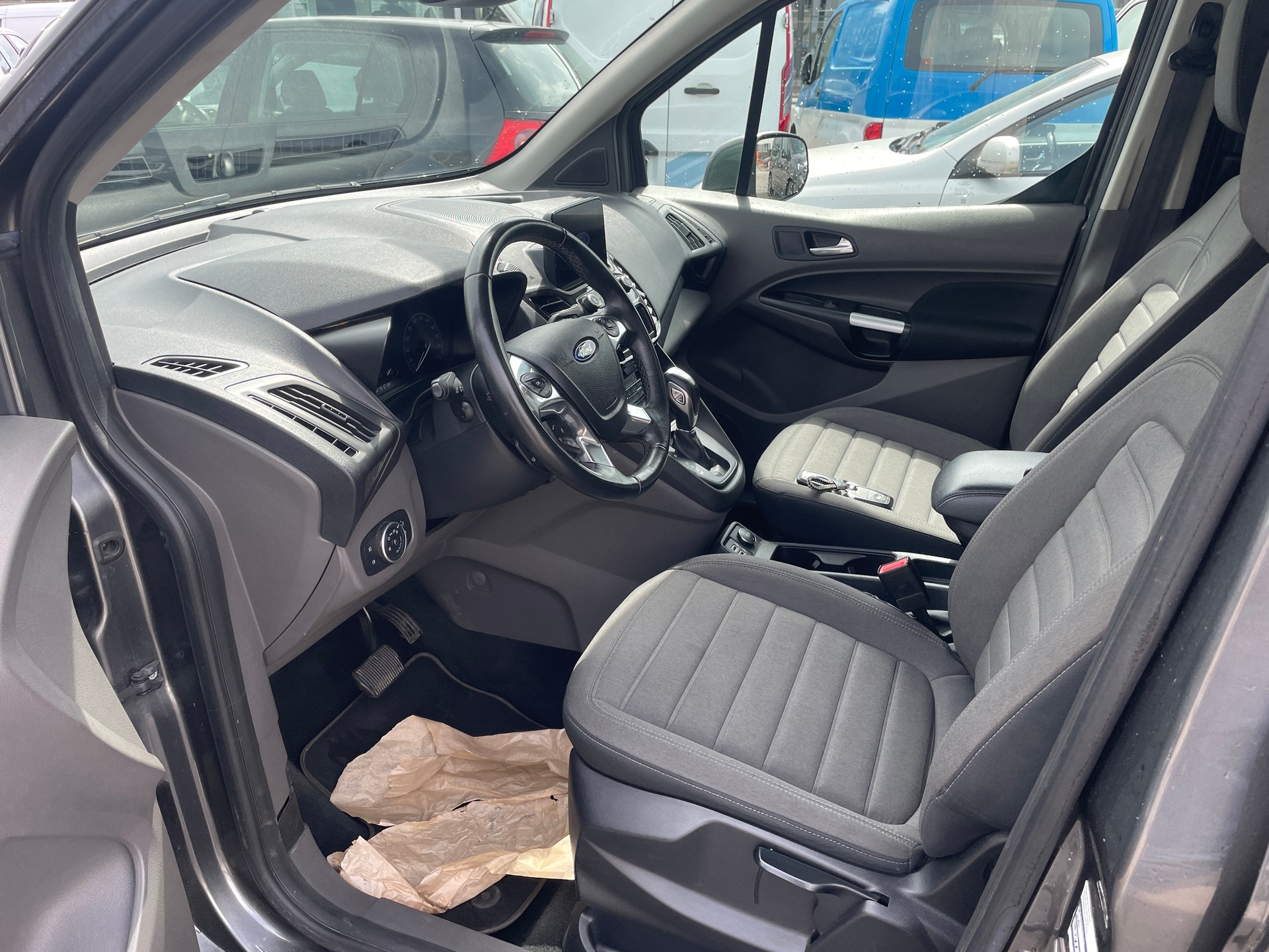 FORD Grand Tourneo Connect 1.5 EcoBlue Trend Automat-image-5