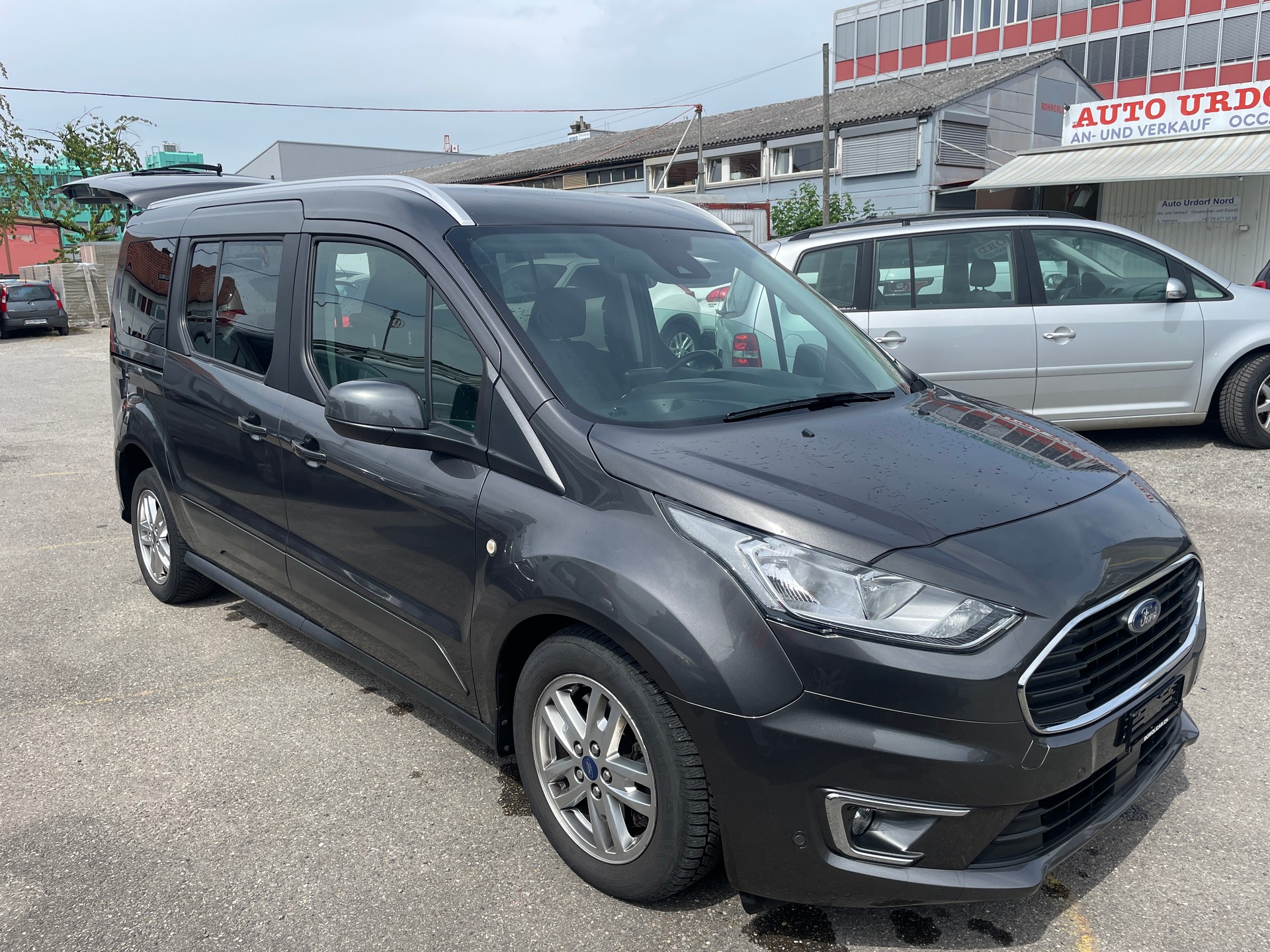 FORD Grand Tourneo Connect 1.5 EcoBlue Trend Automat-image-2